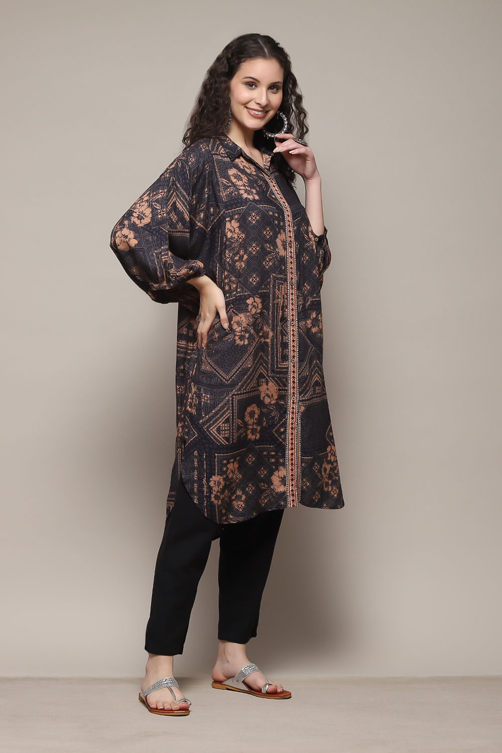 Black Printed High-Low Relaxed Fit Kurta image number 2