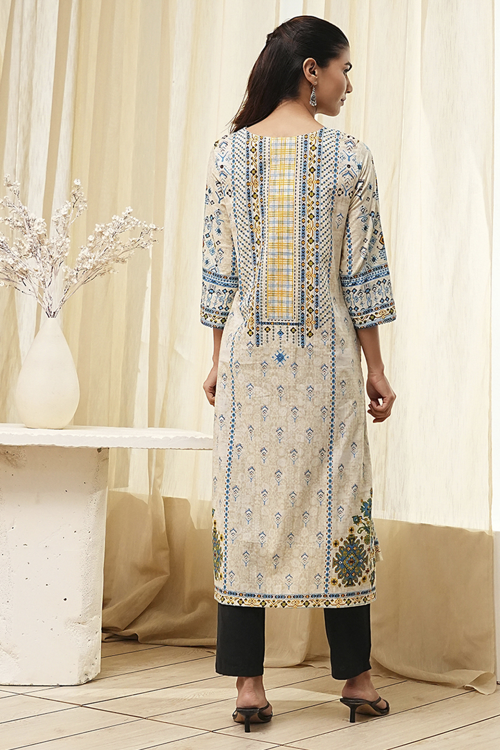 Off-White and Blue Cotton Straight Kurta image number 3