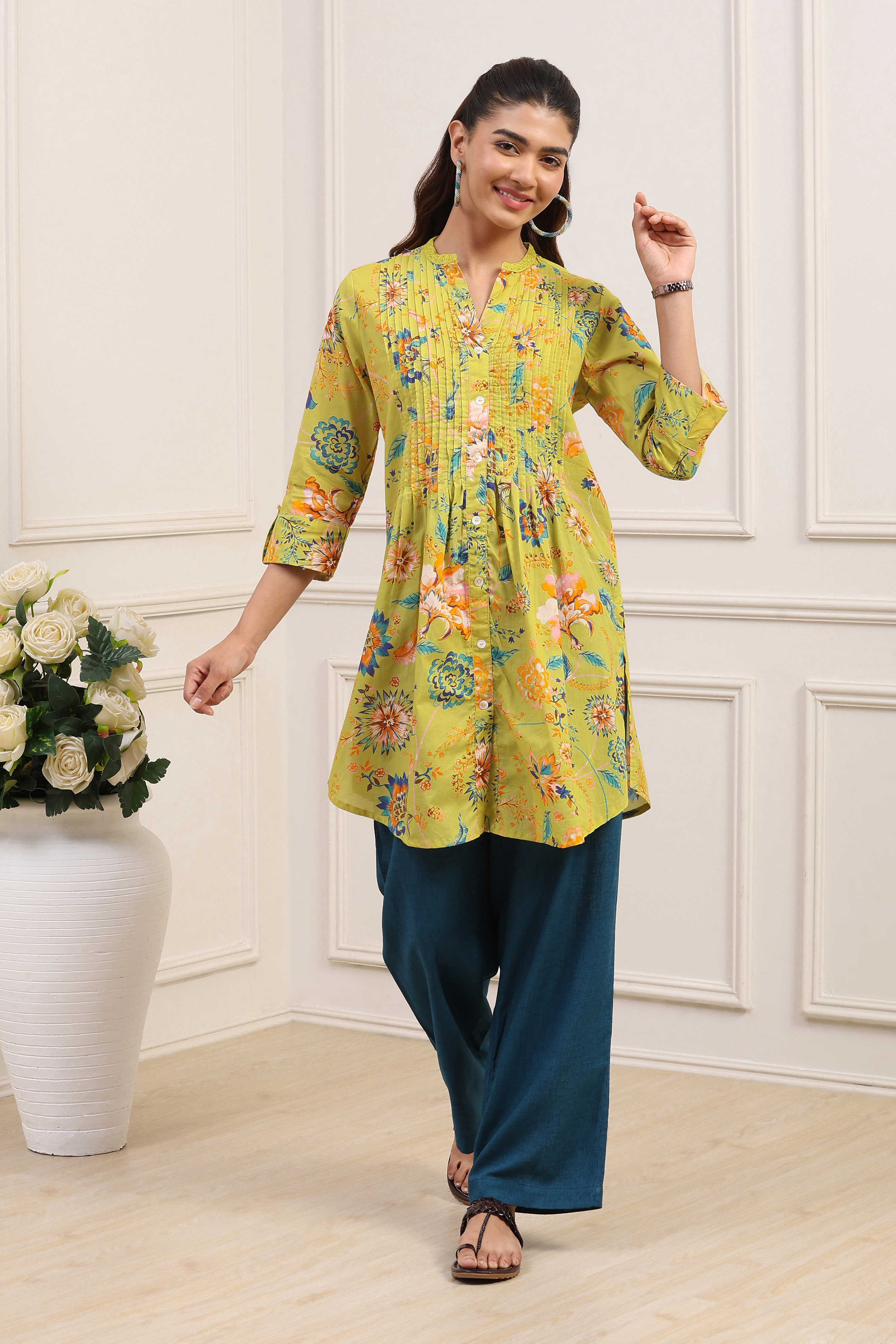 Green Cotton Printed Straight Kurti image number 6