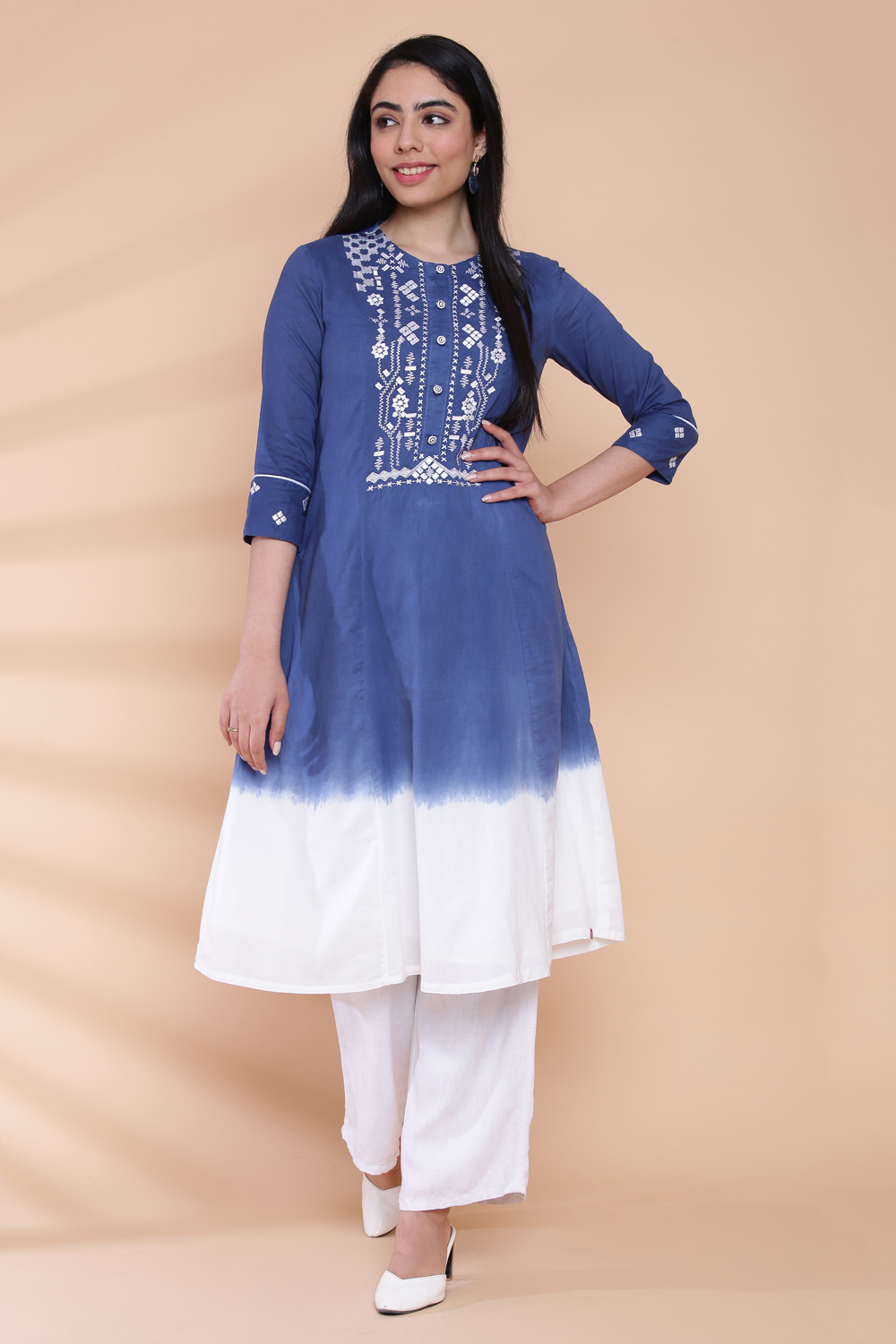 Indigo And White Cotton A-Line Kurta image number 4