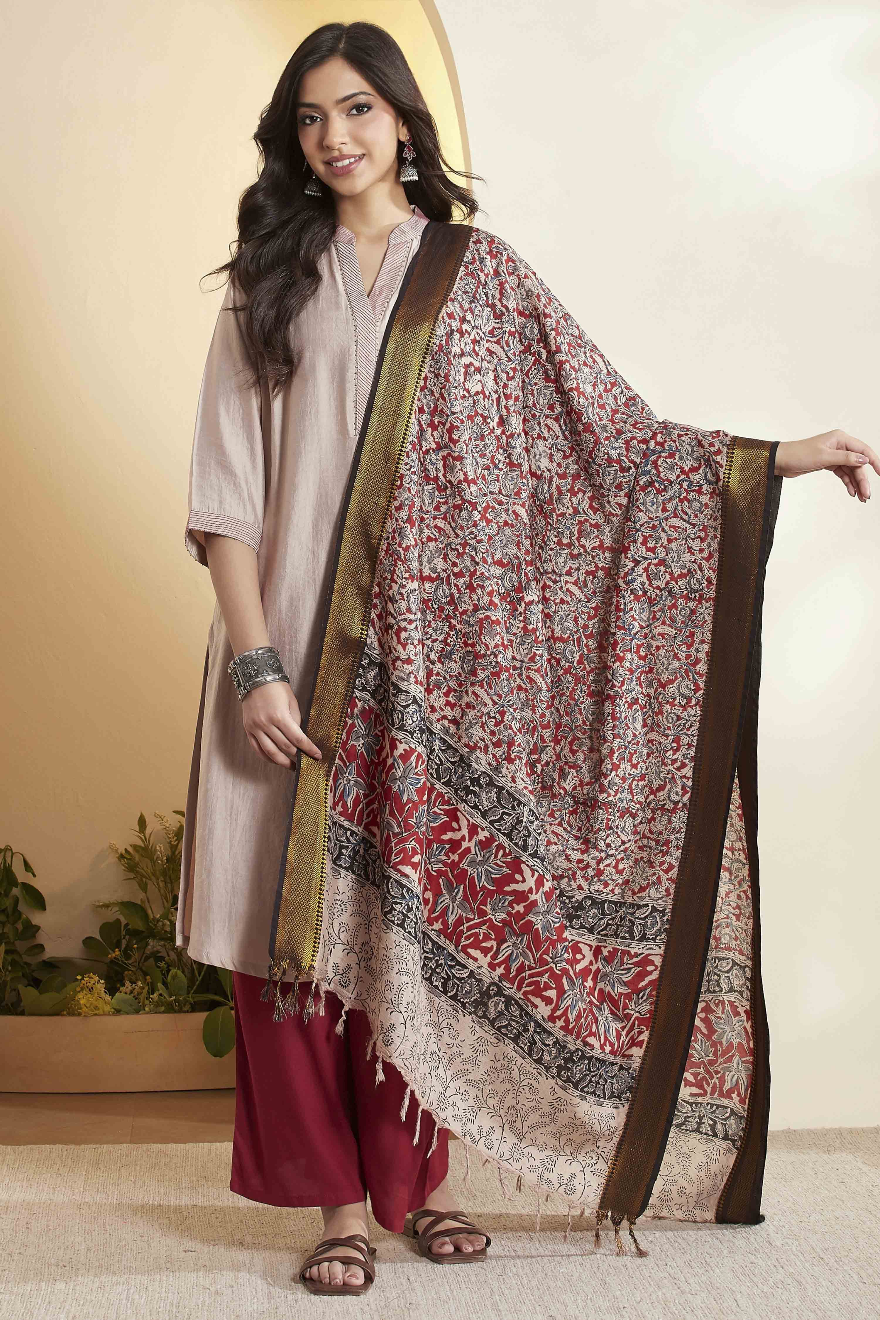 Red Chennur Silk Floral Printed Dupatta image number 6