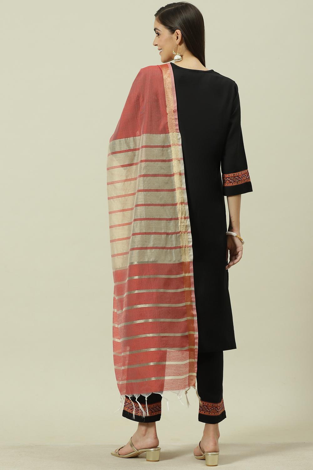Black Solid Straight Kurta Regular Pant Suit Set image number 4