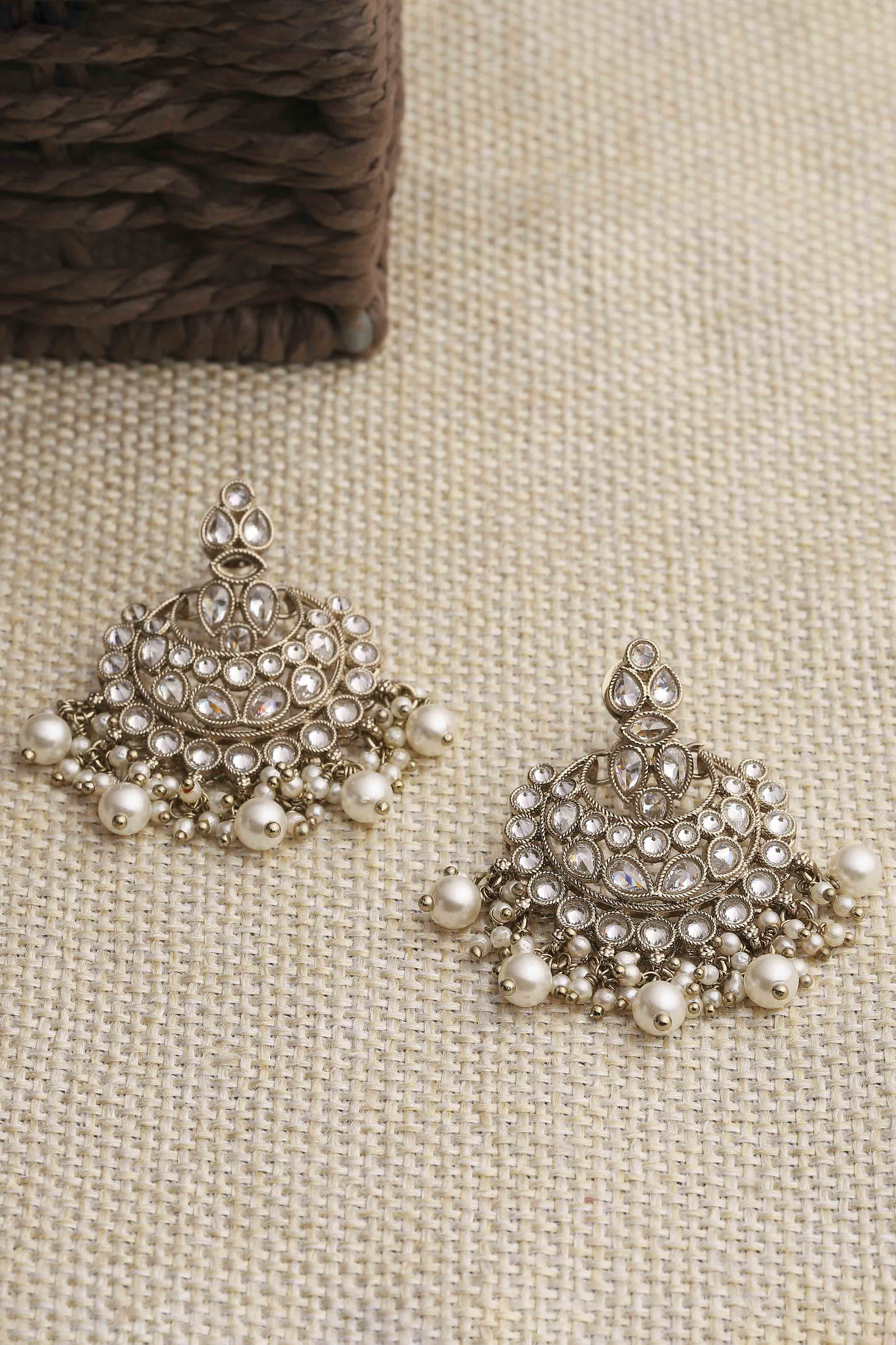 White Alloy Chaandbali image number 0