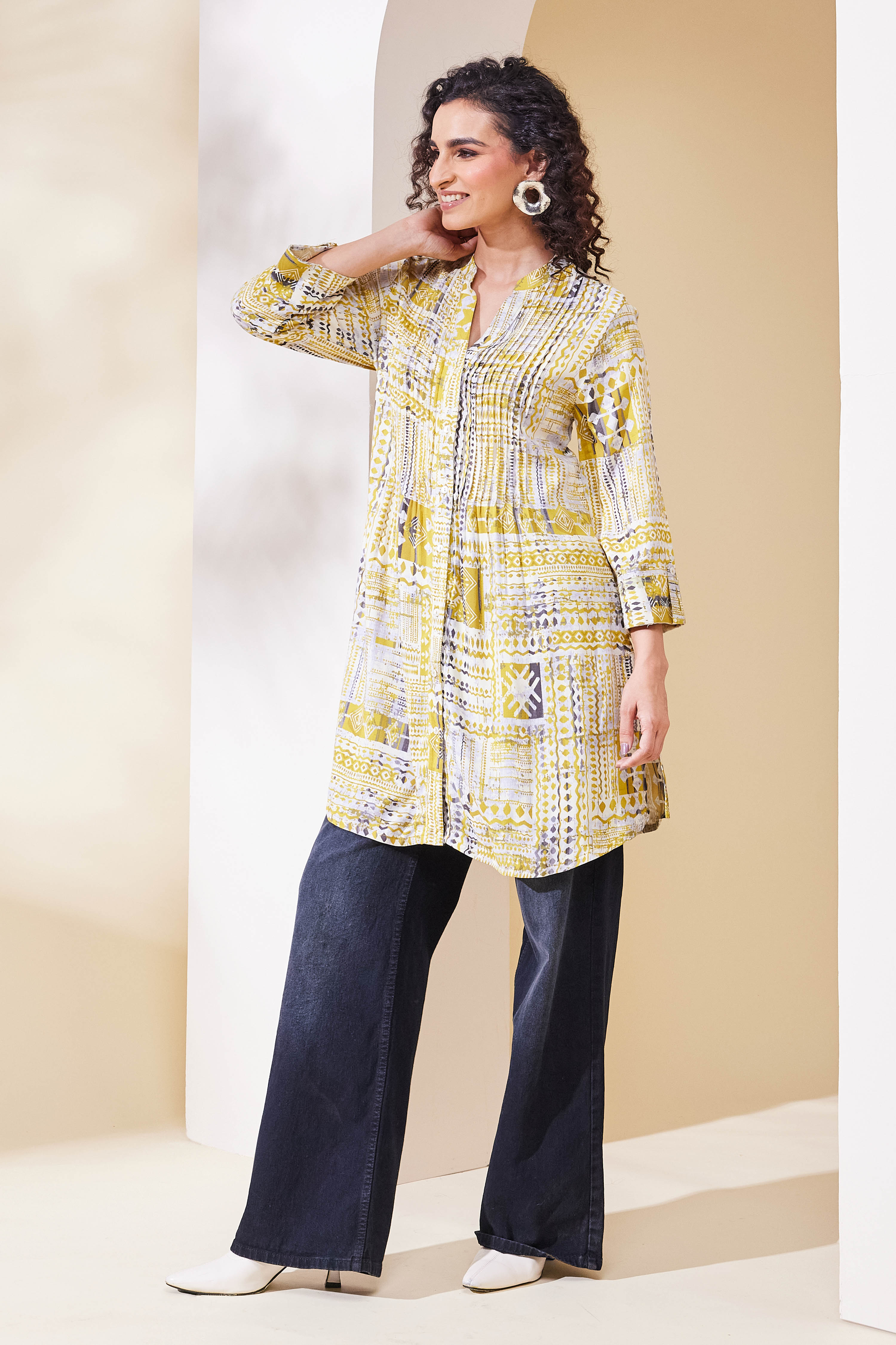 Mustard Viscose Rayon Straight Kurta image number 2