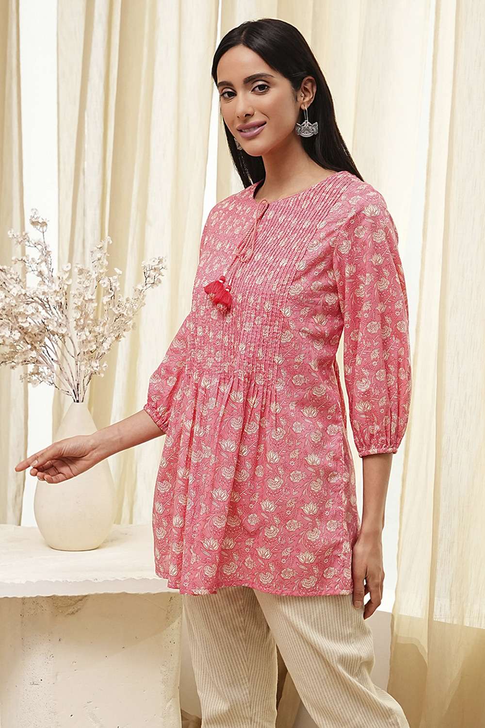 Coral Cotton Pleated Short Kurta image number 2