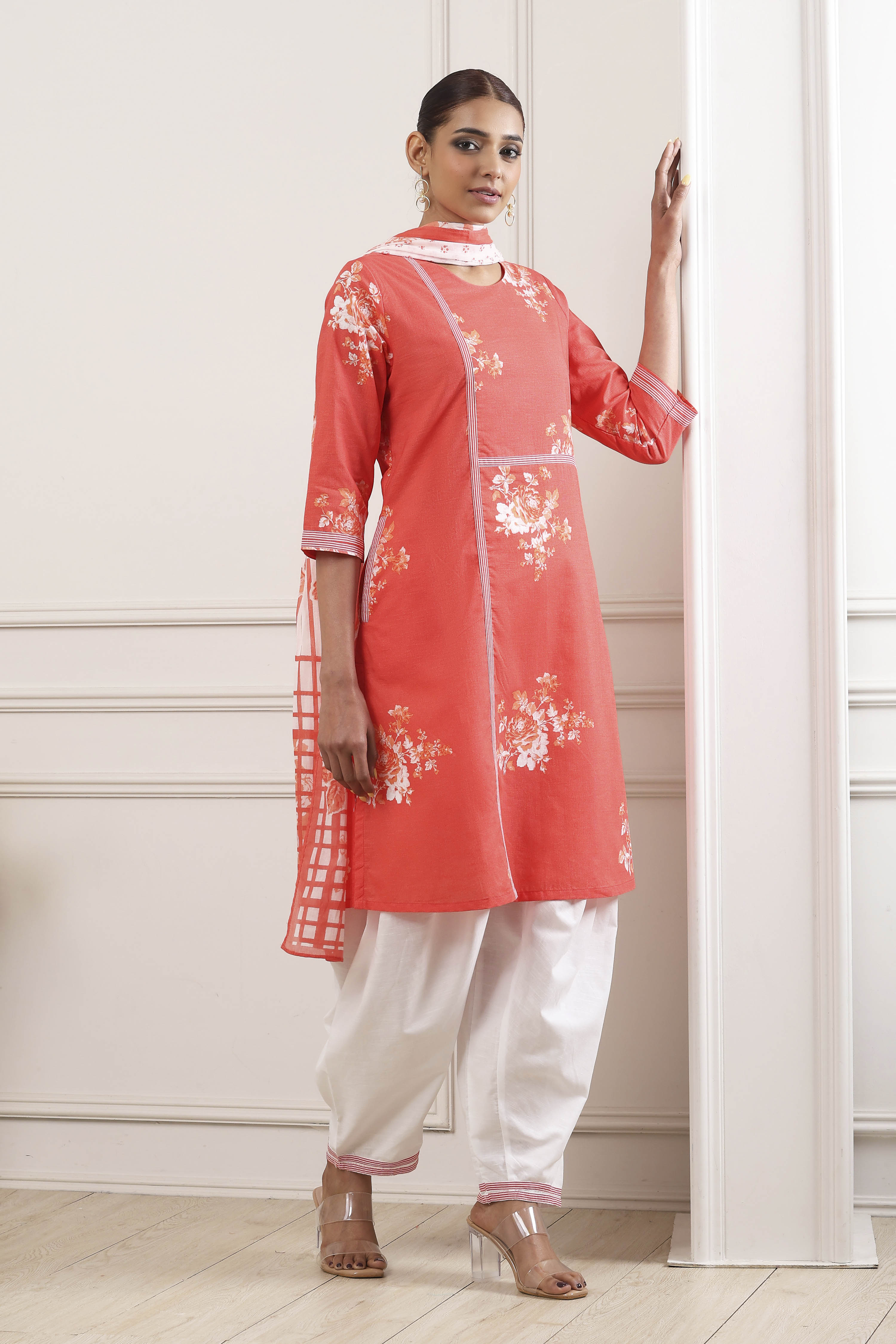 Orange and White Cotton Printed Straight Salwar Suit Set image number 5
