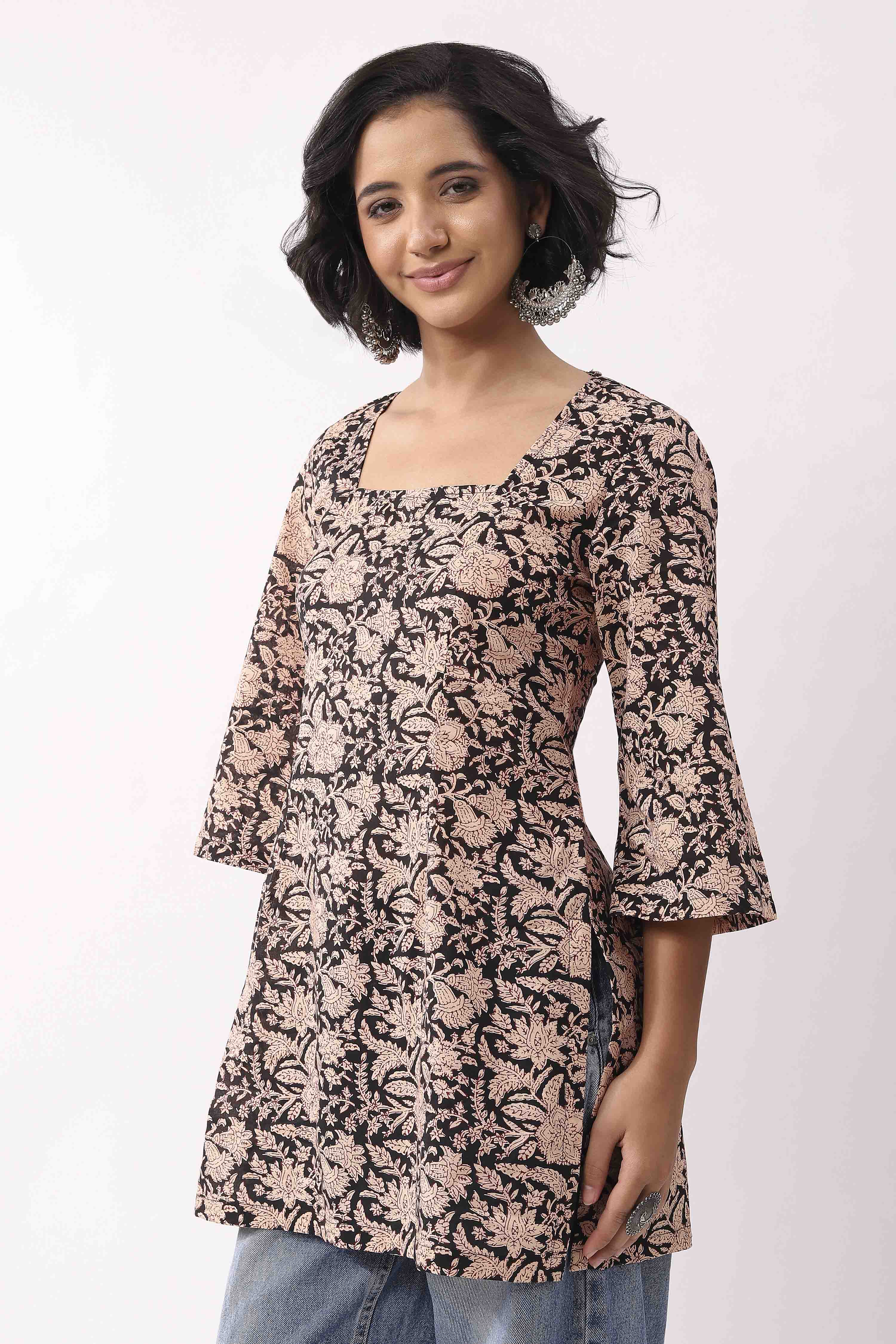 Black Cotton Floral Printed Lace-Up Back Kurti image number 2