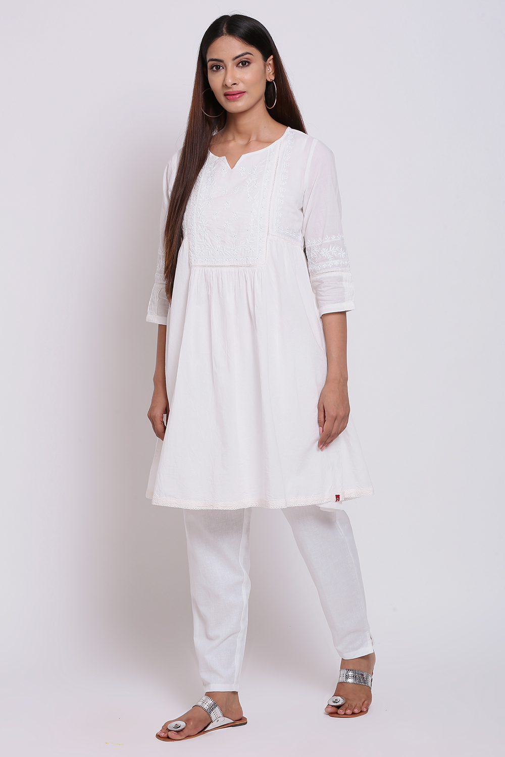 White Cotton Chikankari Kurta image number 2