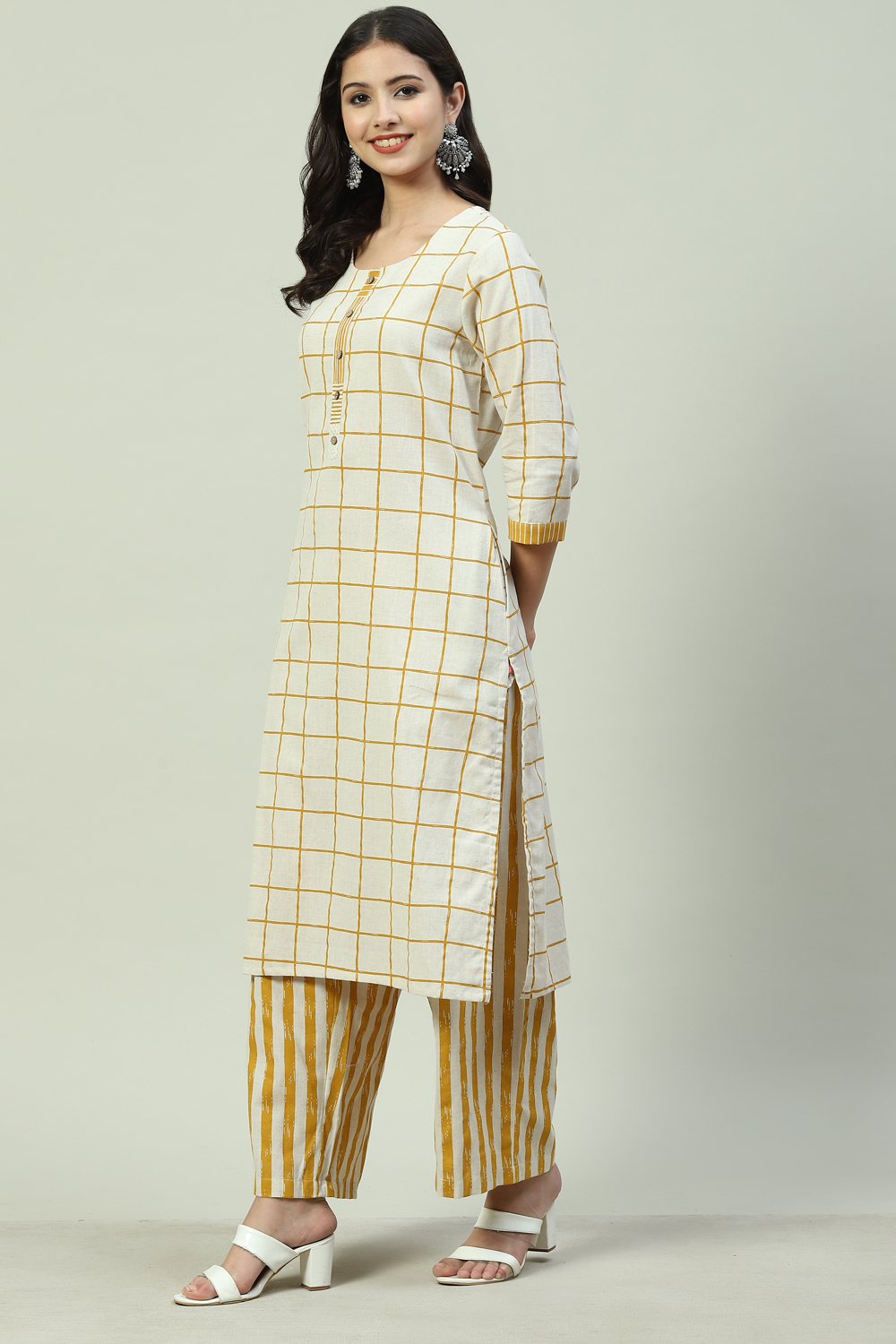 Black Cotton Straight Kurta Pants Set image number 3