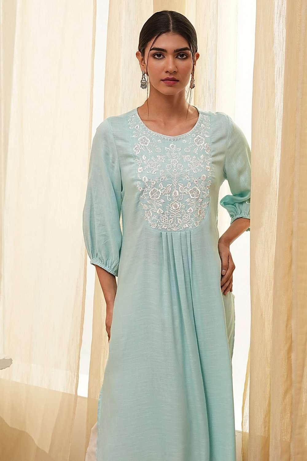 Aqua Solid Gathered Straight Kurta image number 6