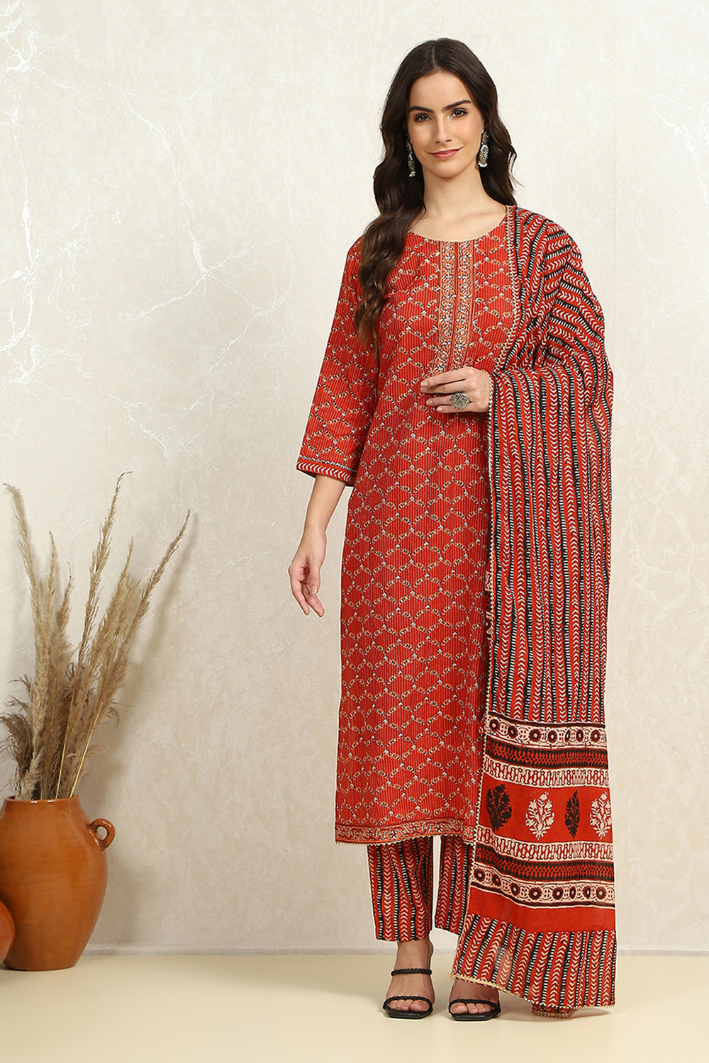 Green Cotton Printed Unstitched Suit Set image number 7