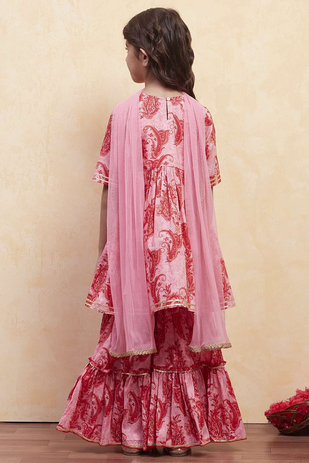 Pink Cotton Gathered Suit Set image number 4