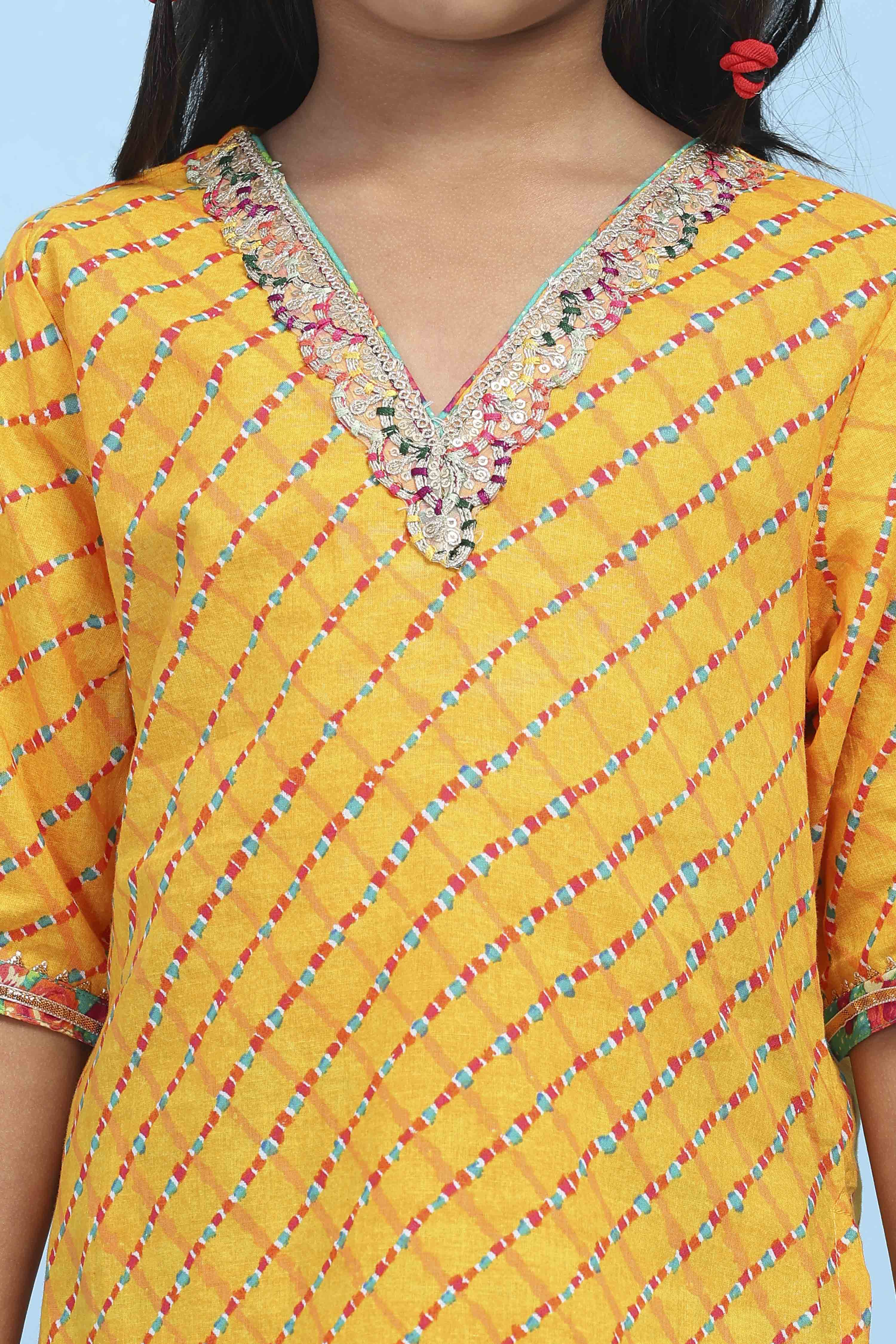 Yellow Cotton Printed Straight Suit Set image number 1