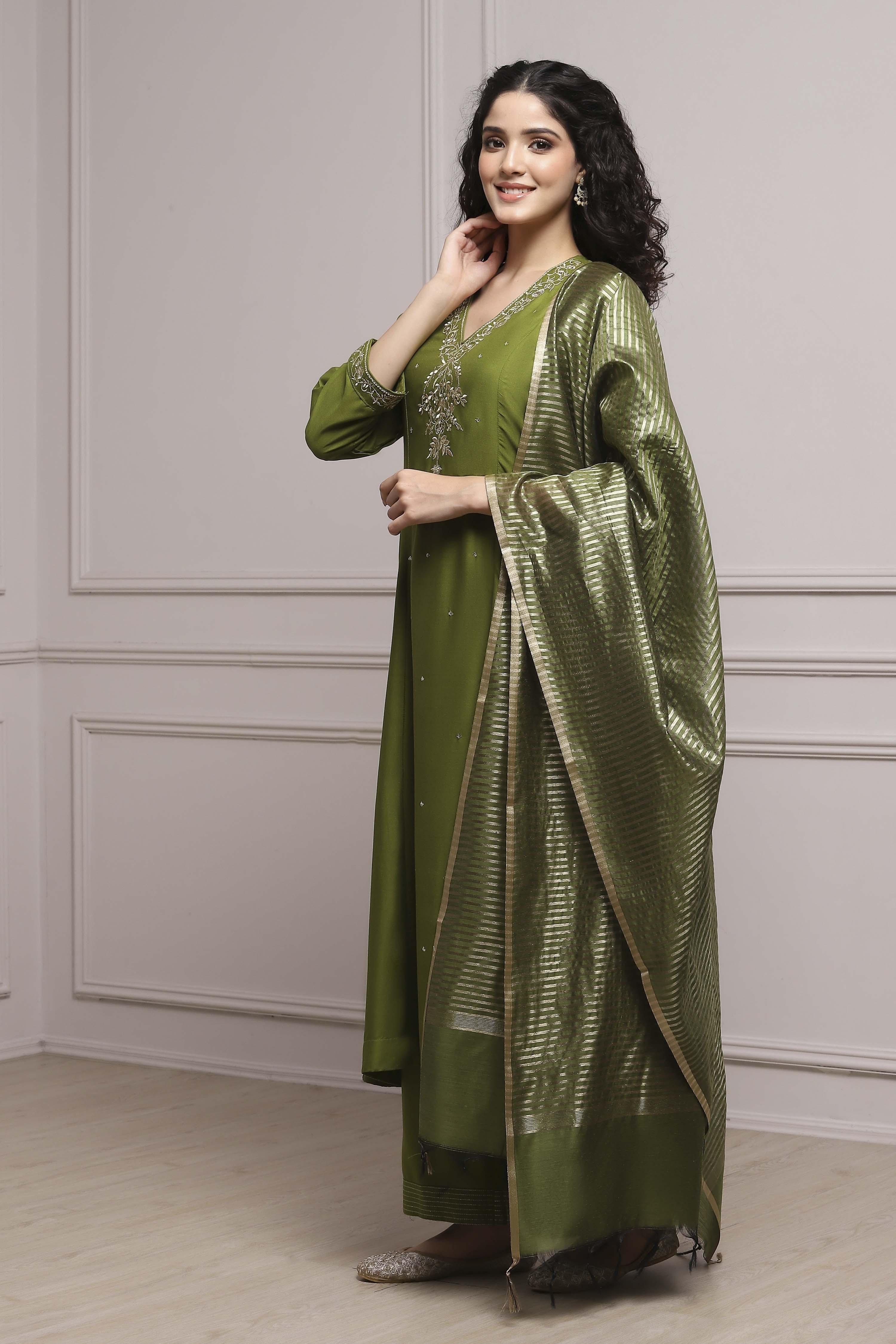 Green Viscose Rayon Straight Embroidered Suit Set image number 3