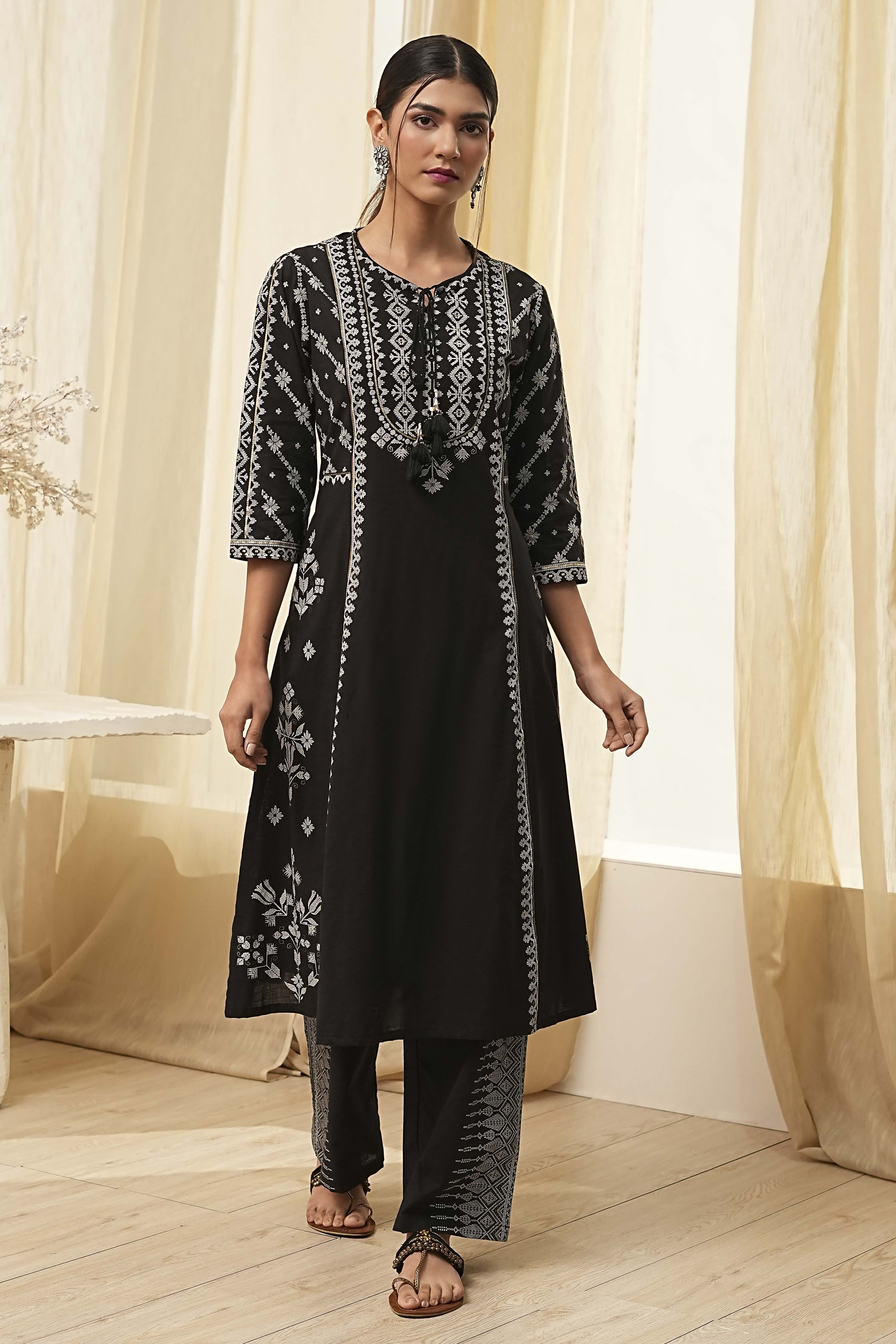 Off-White Pure Cotton Printed A-line Kurta Set image number 6
