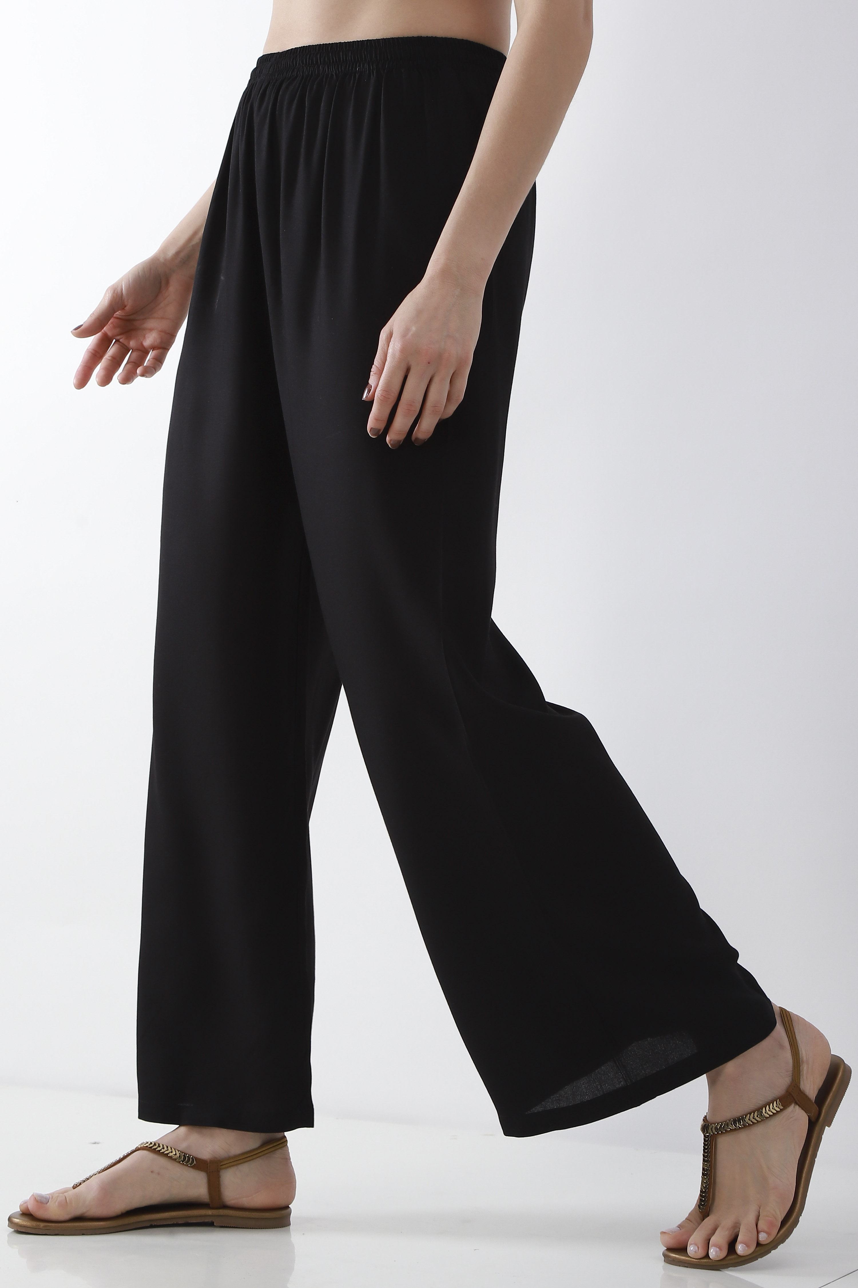 Green Solid Straight Palazzos image number 2