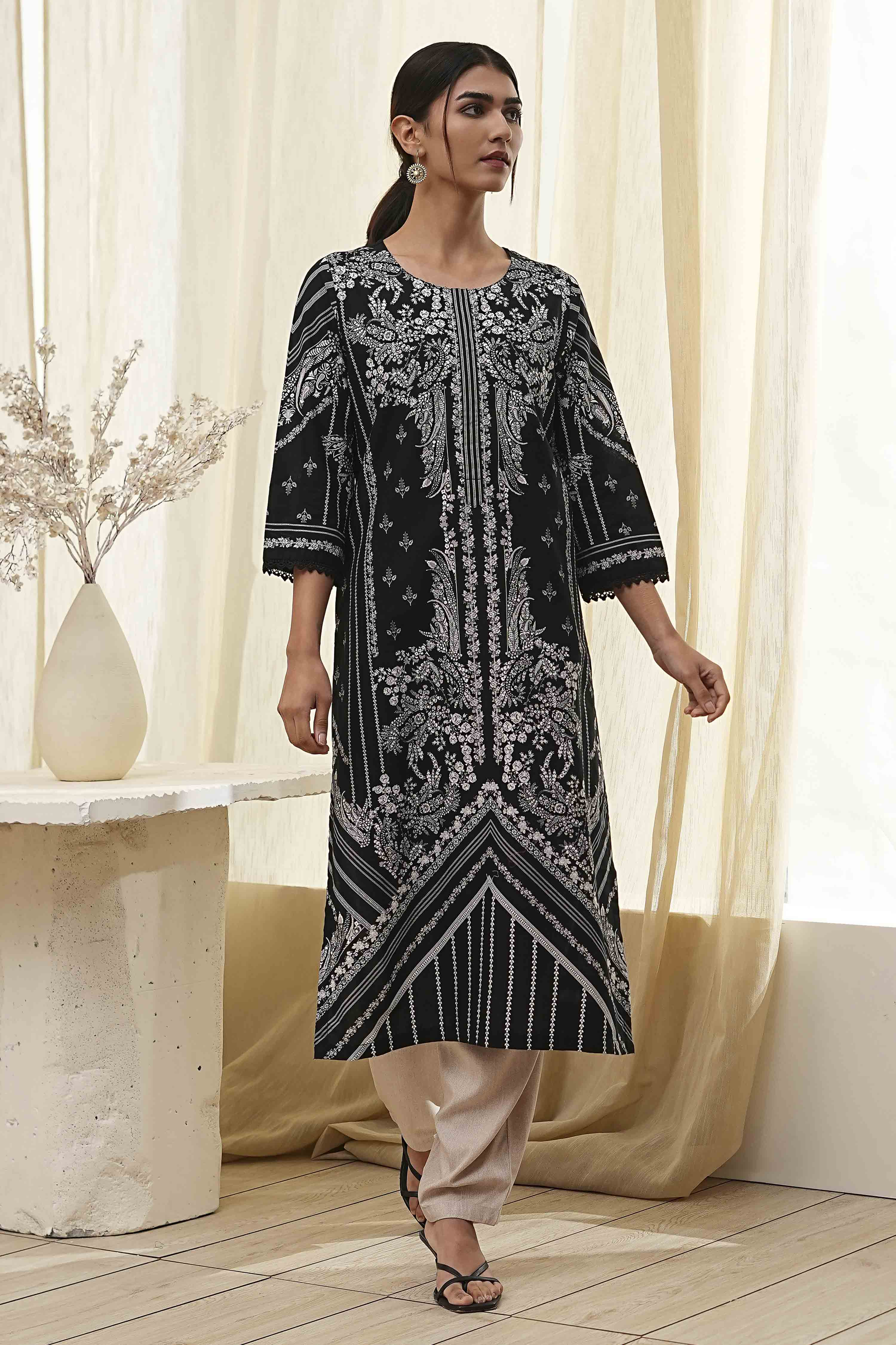 Black Pure Cotton Printed Straight Kurta image number 0