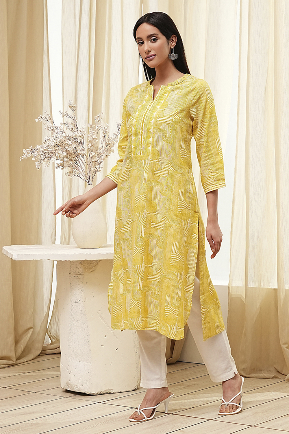 Yellow Cotton Printed Straight Kurta image number 2