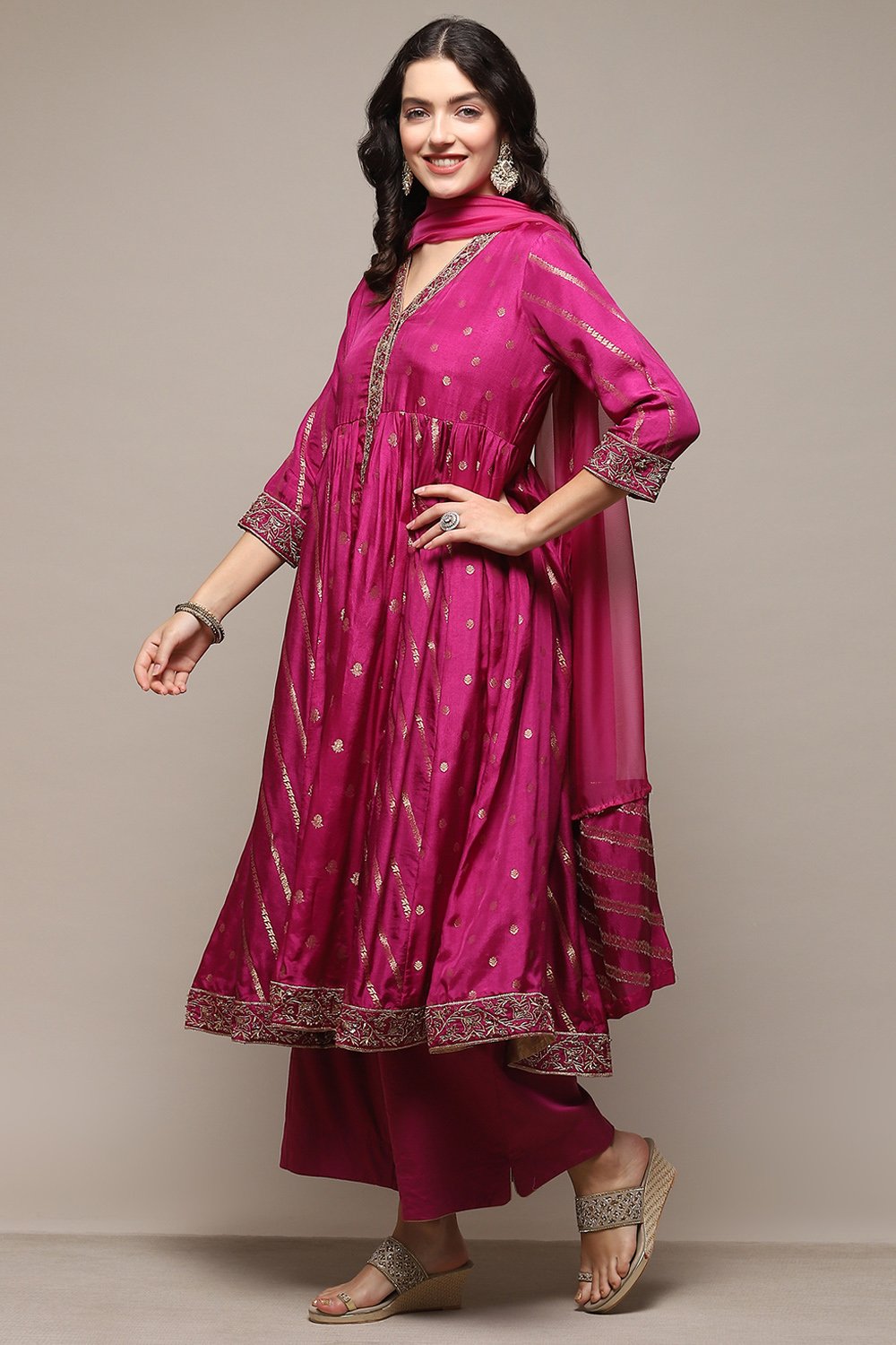 Meganta Viscose Brocade Anarkali Kurta Flared Palazzo Suit Set image number 4