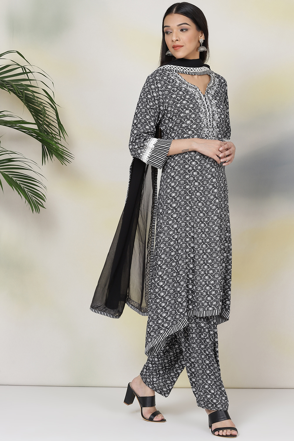 Black Rayon Asymmetric Kurta Salwar Suit Set image number 5