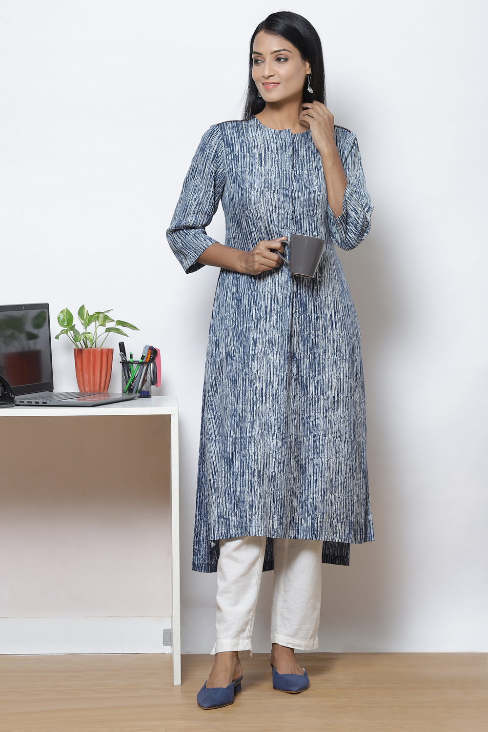 Indigo Straight LIVA Flax Printed Kurta image number 0