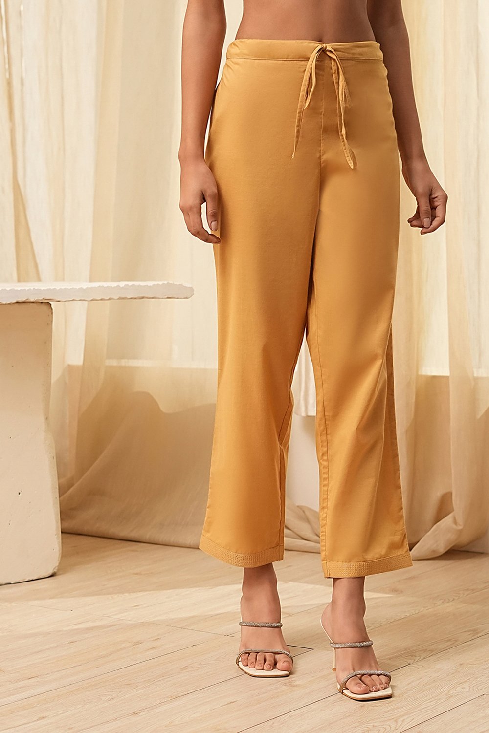 Cream-Colored Cotton Solid Regular Pants image number 4