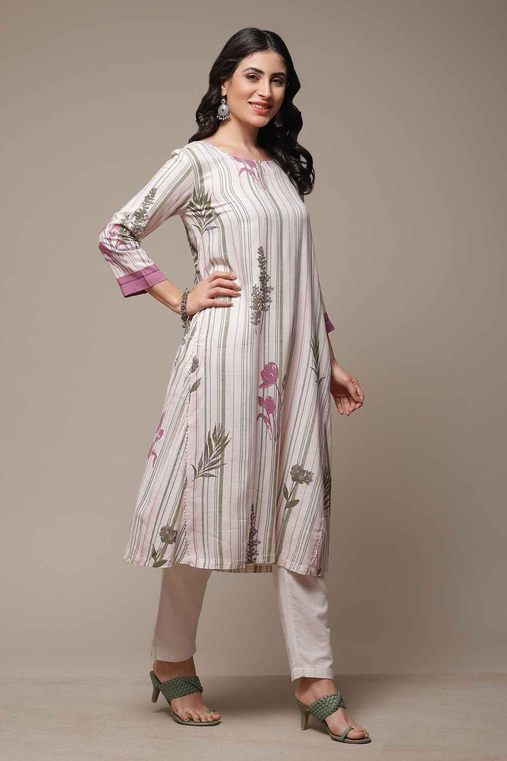 Ivory LIVA Straight Printed Kurta image number 4