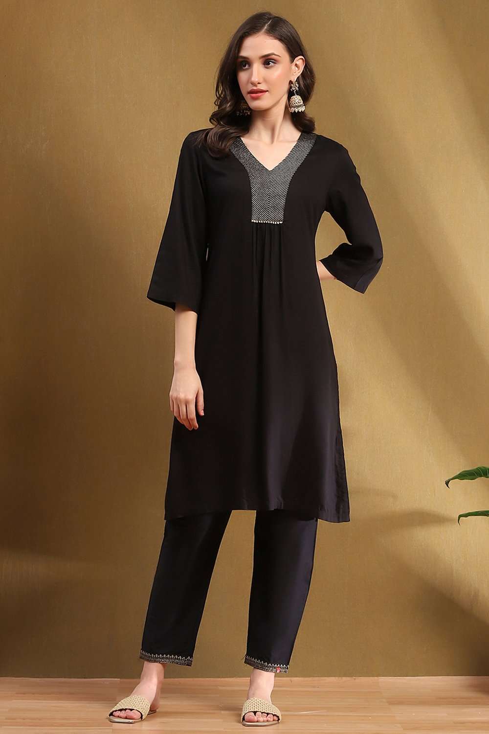 Bottle Green Solid Gathered Straight Kurta image number 5