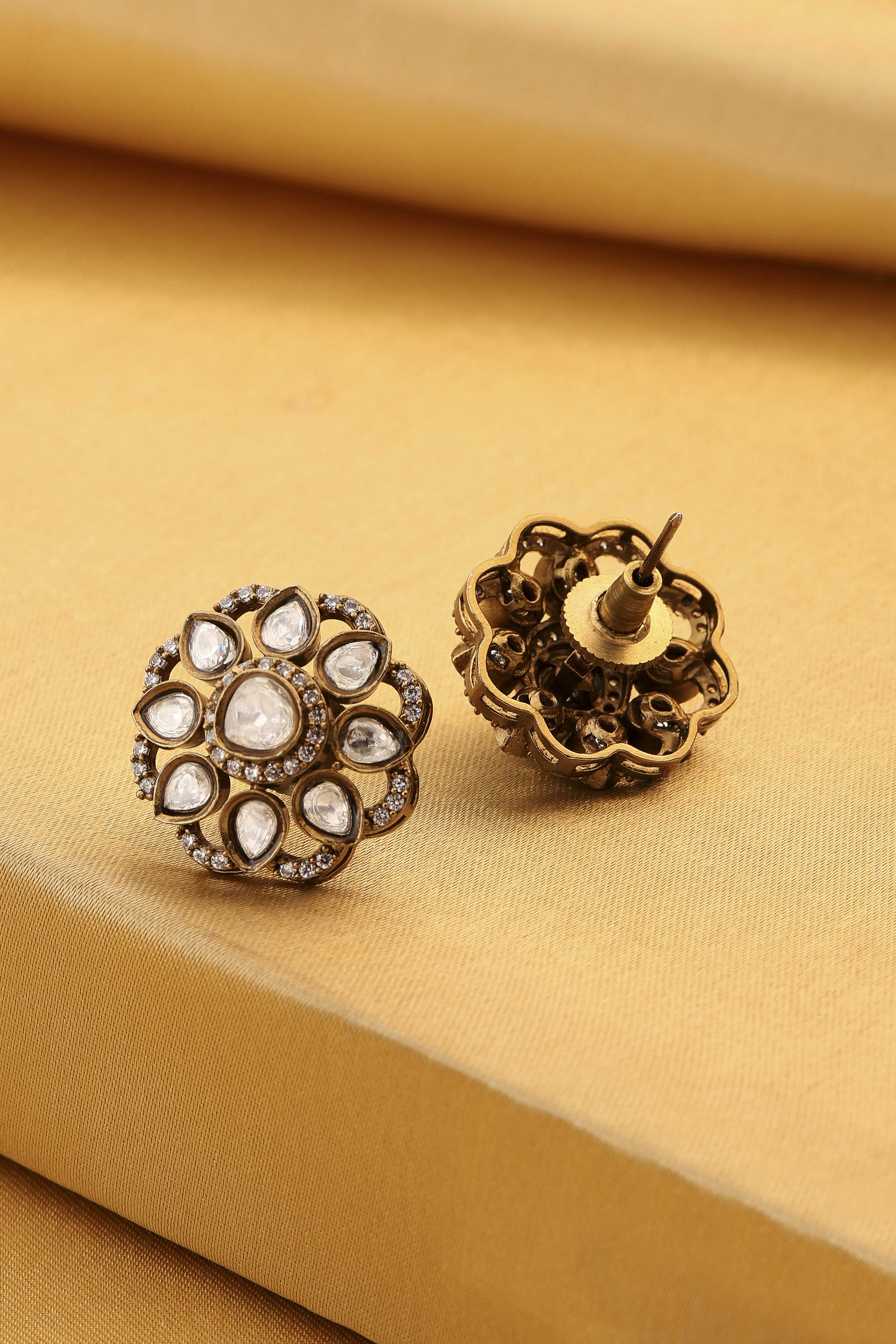 White Gold-Plated Brass Kundan Stud Earrings image number 2