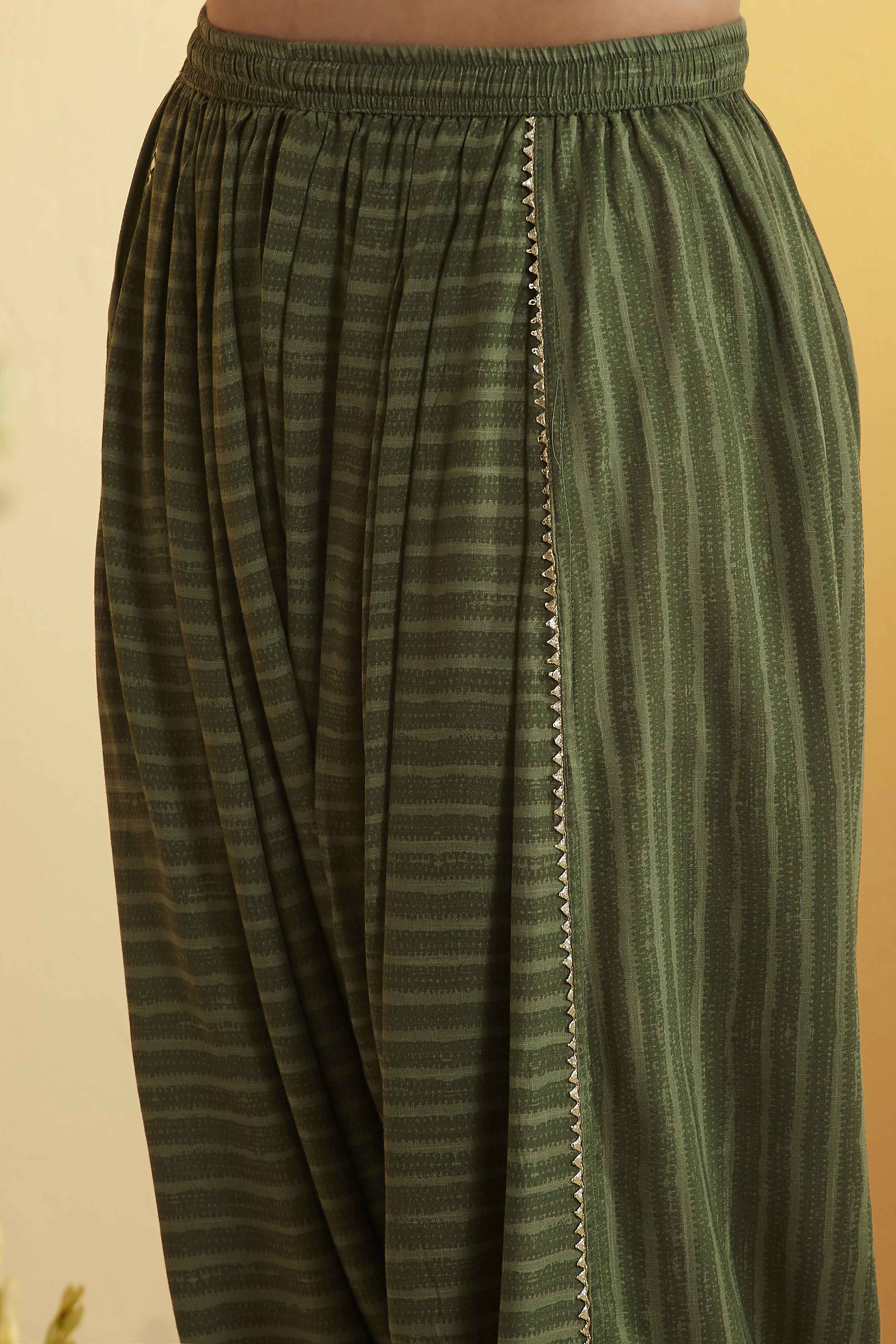 Green Viscose Rayon Straight Kurta Pants Set image number 4