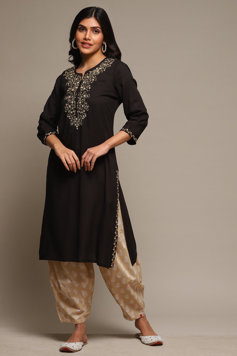 White Blue Cotton Printed Relaxed Salwar image number 0