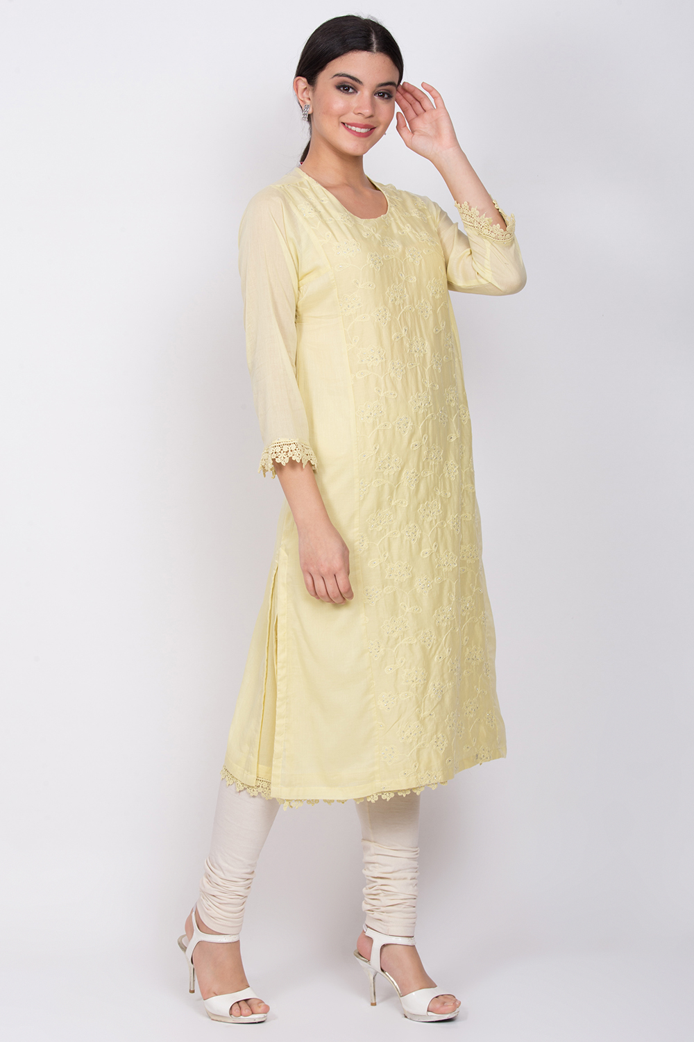 Yellow Cotton Chikankari Embroidered Kurta image number 4