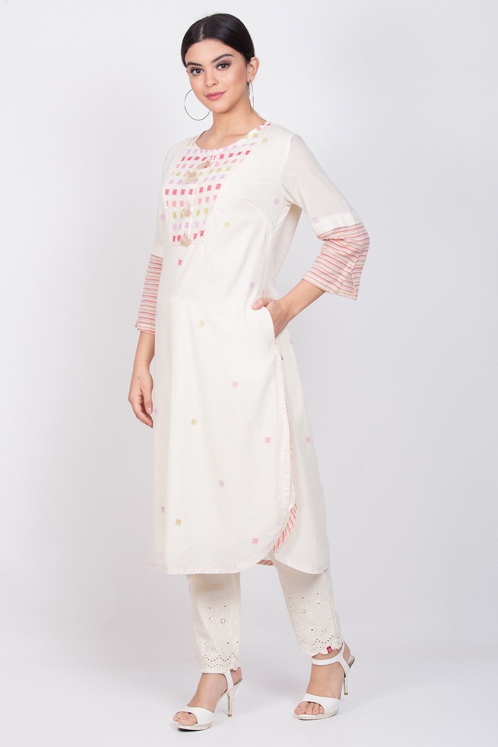 Off White Cotton Straight Yarndyed Kurta image number 2