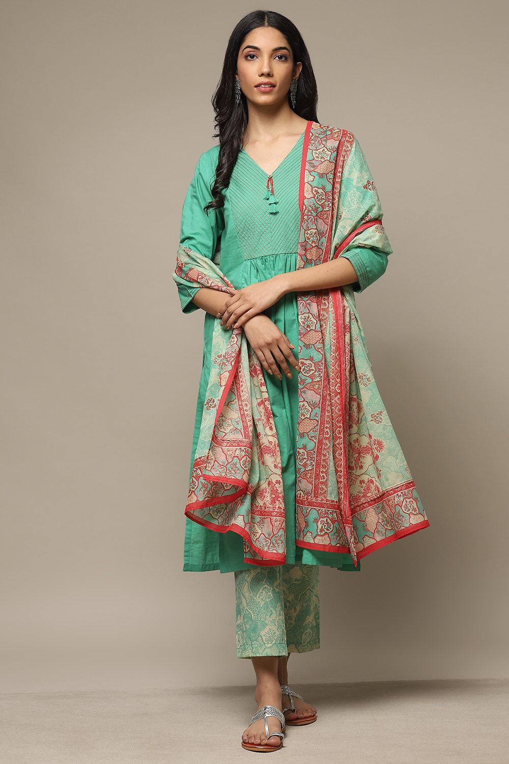 Green Cotton Kalidar Kurta Pants Suit Set image number 7