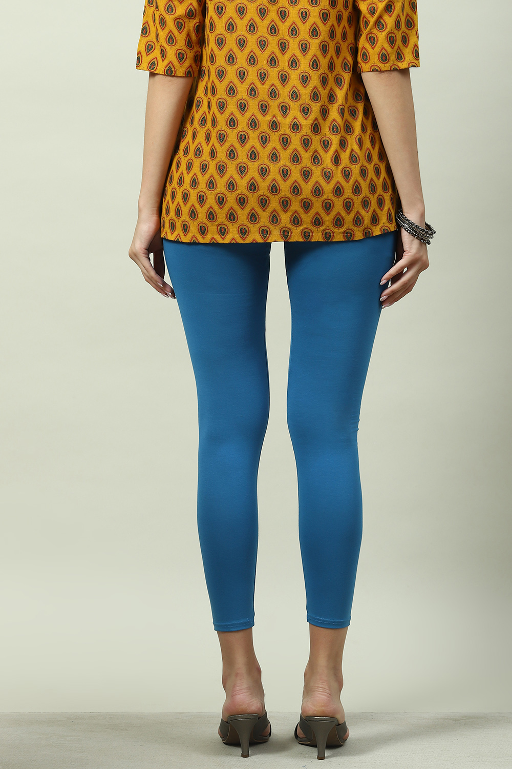 Black Cotton Blend Solid Leggings image number 4