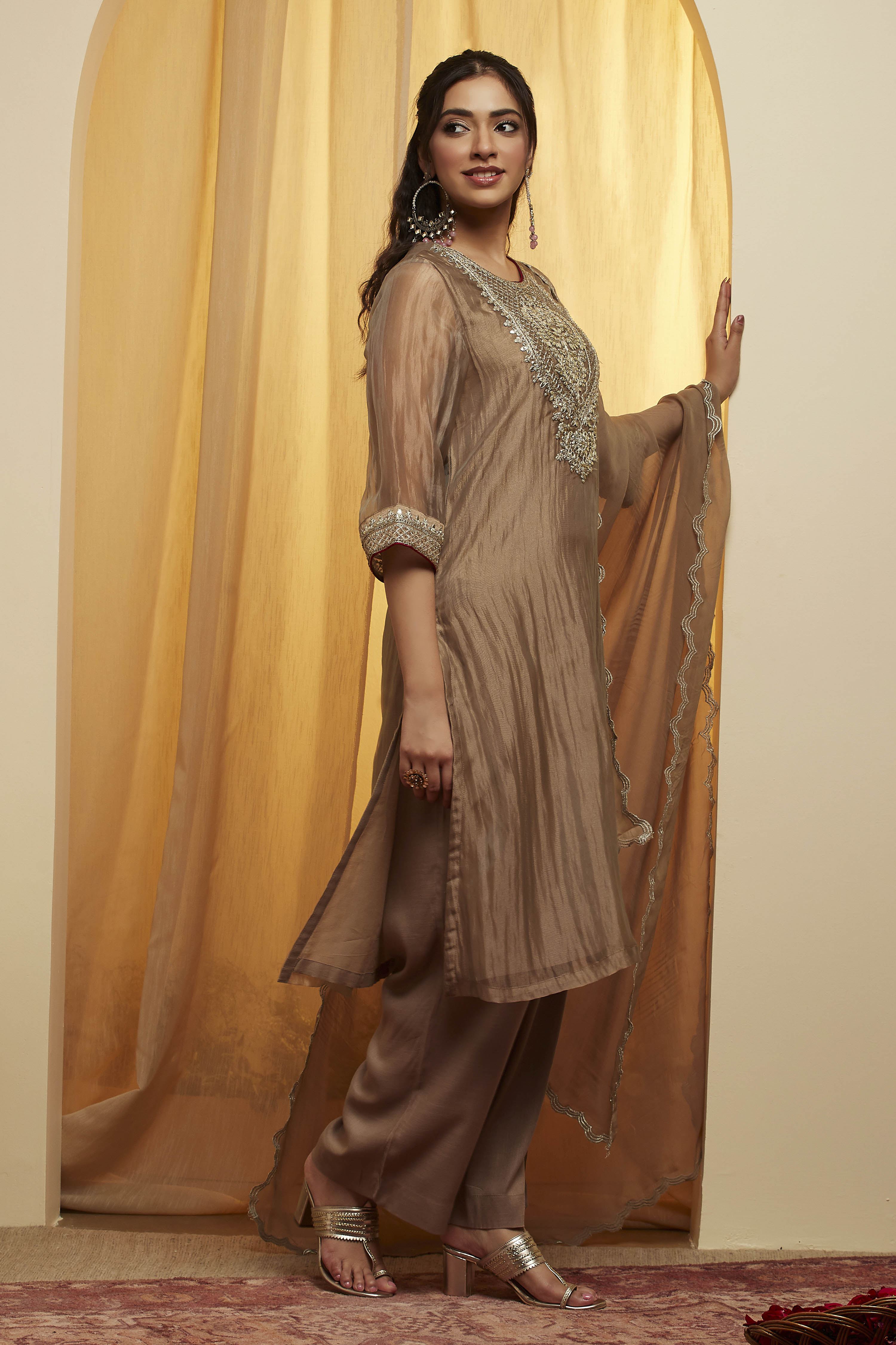 Grey Viscose Metallic Straight Suit Set image number 4