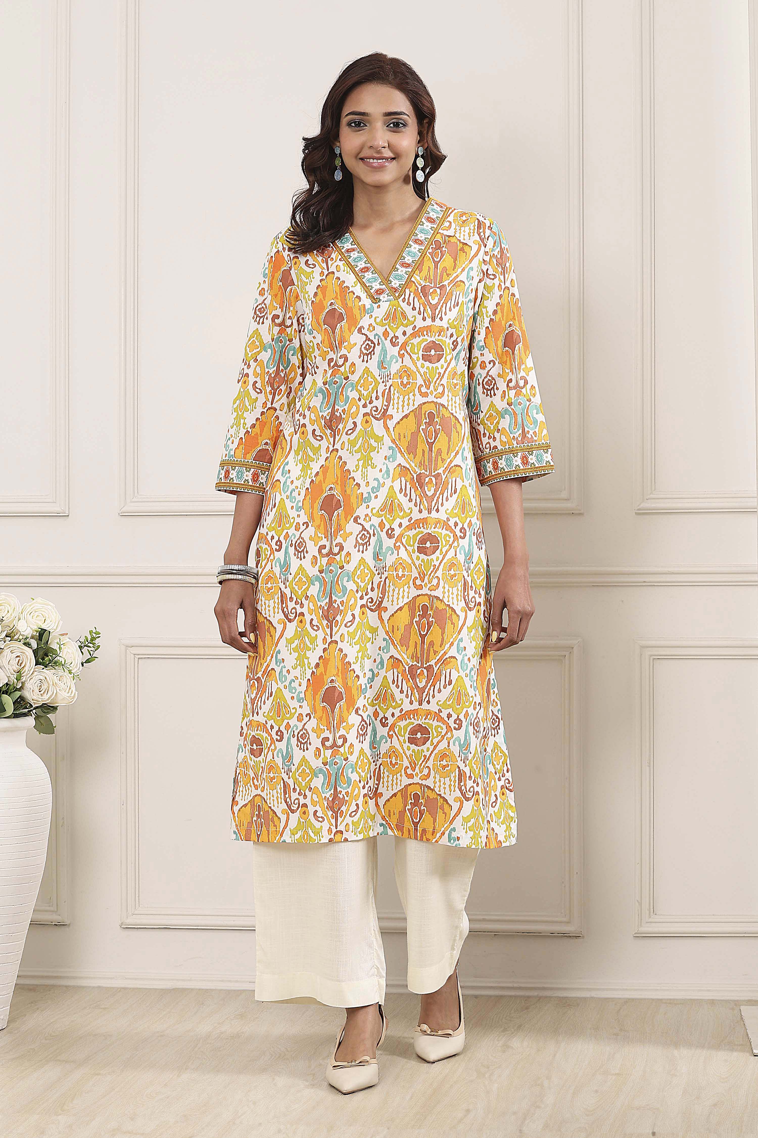 Off White Cotton Straight Kurta image number 5