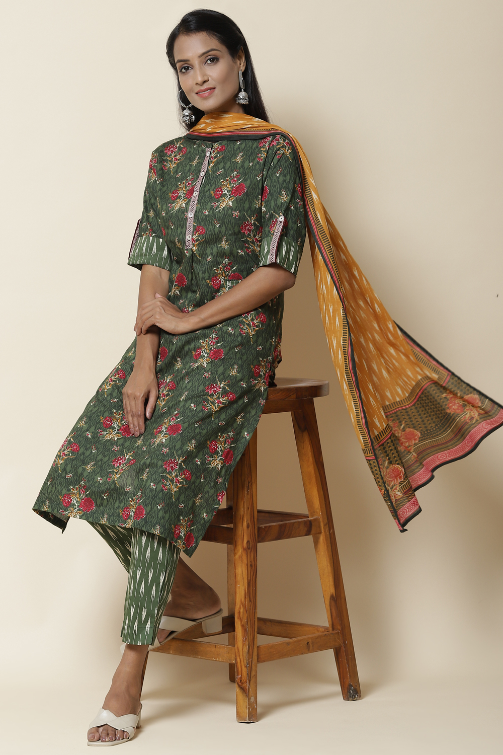 Dark Green Cotton Straight Kurta Slim Pant Suit Set image number 0