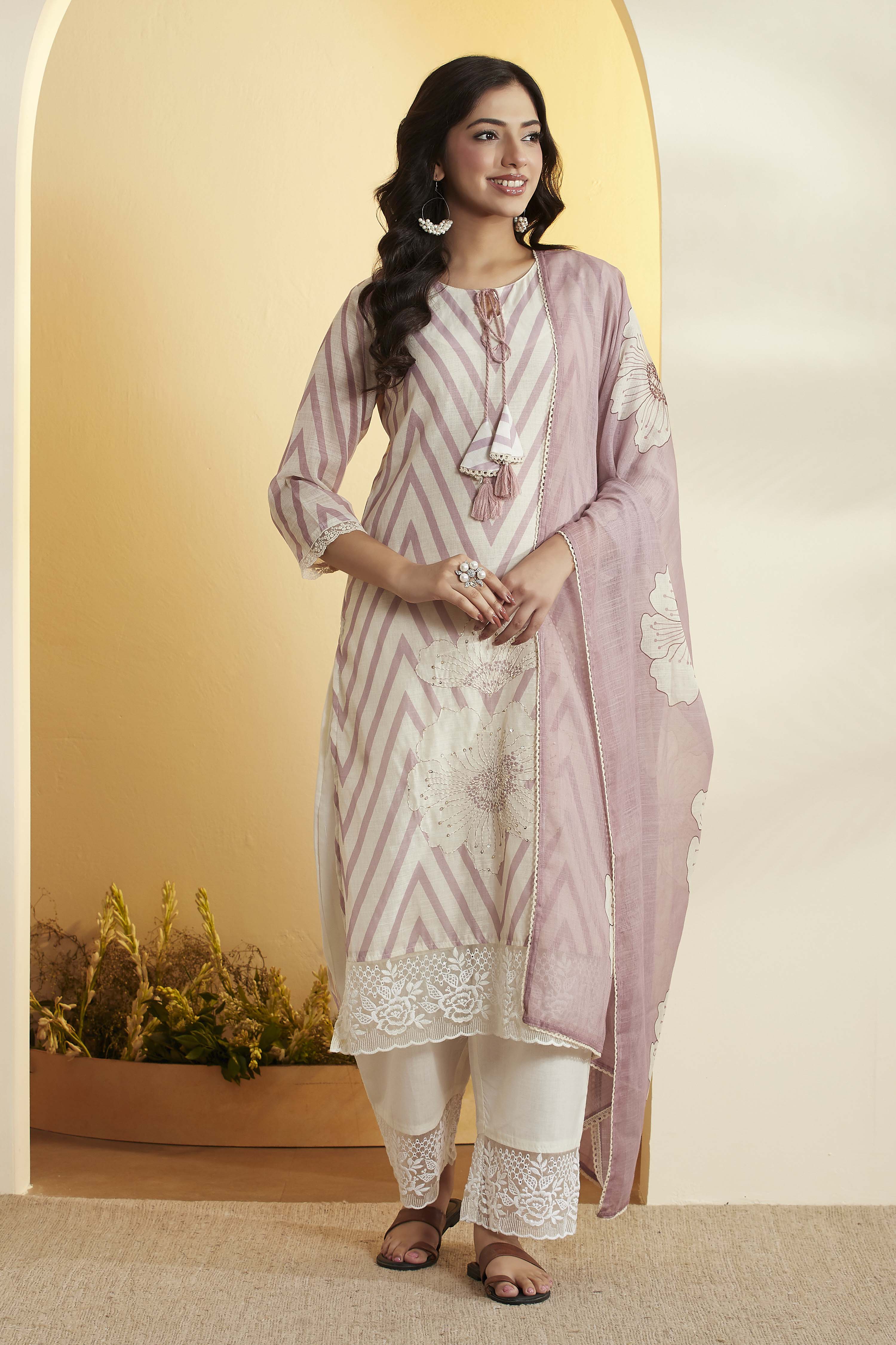 Black & White Printed Cotton Straight Kurta Set image number 6