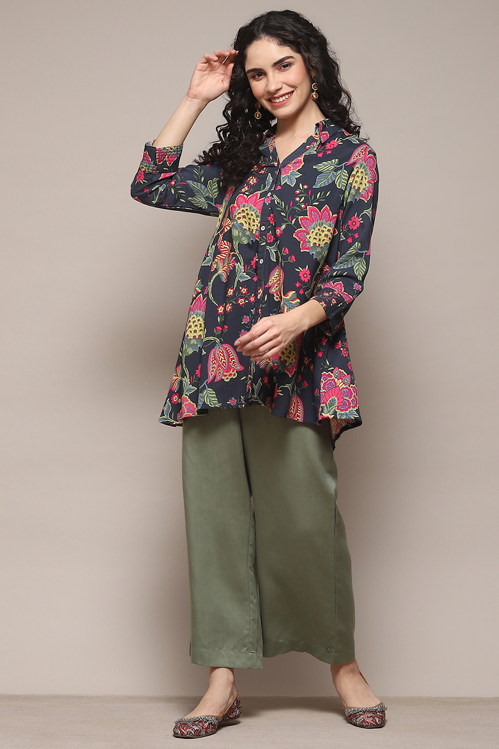 Towny Port Cotton Straight Solid Pants image number 0