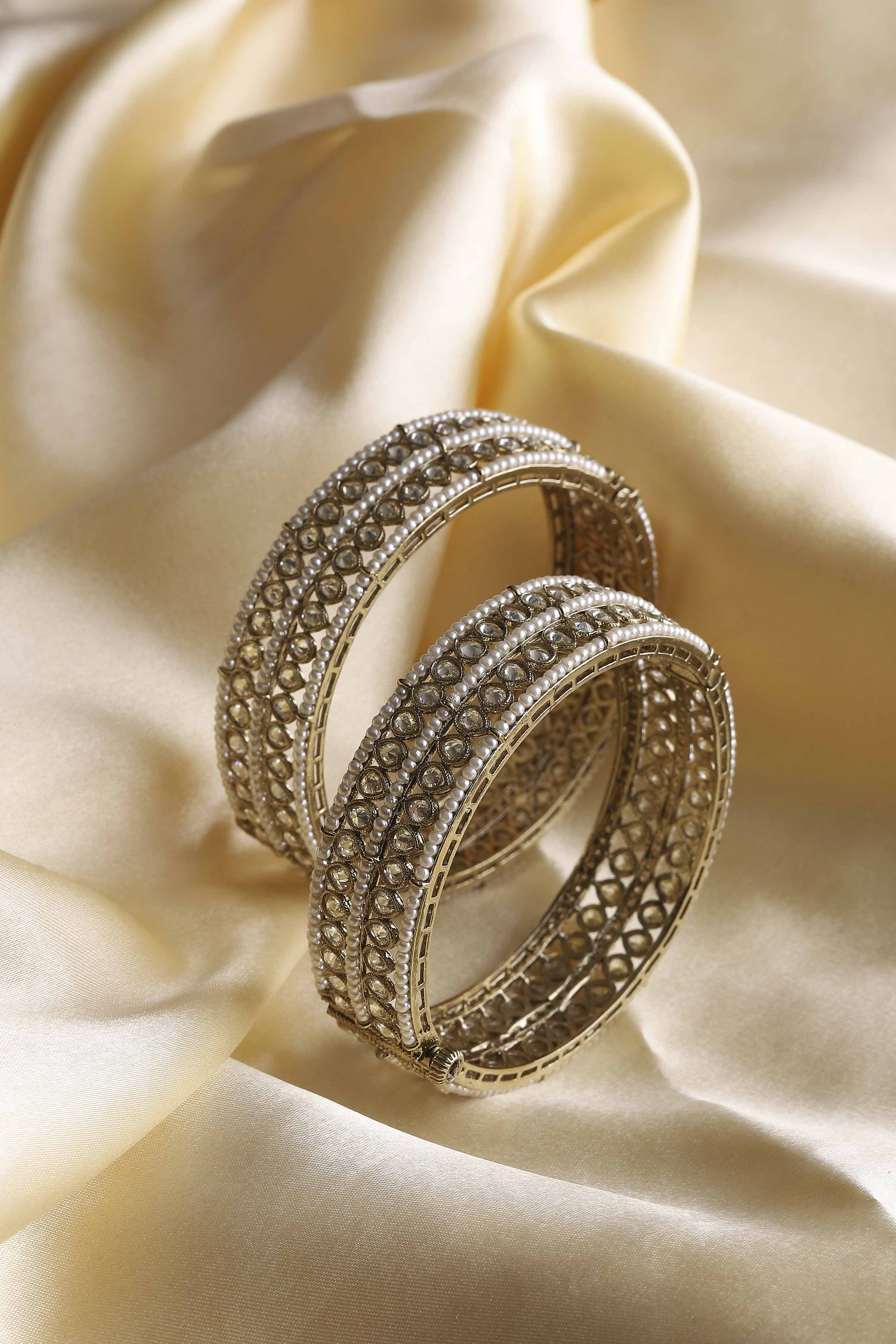 Gold Alloy Bangle image number 0