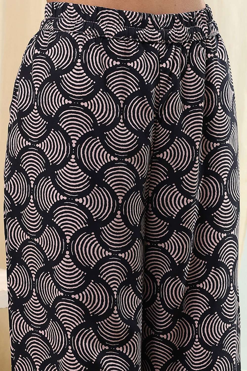 Black Viscose Rayon Straight Fusion Set image number 2