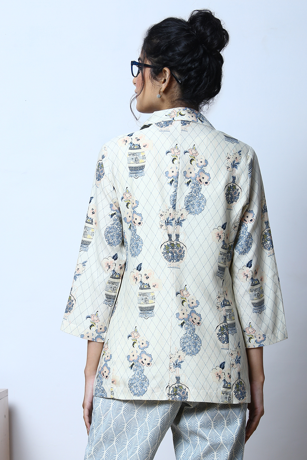 Off White Cotton Blazer Printed Top image number 8