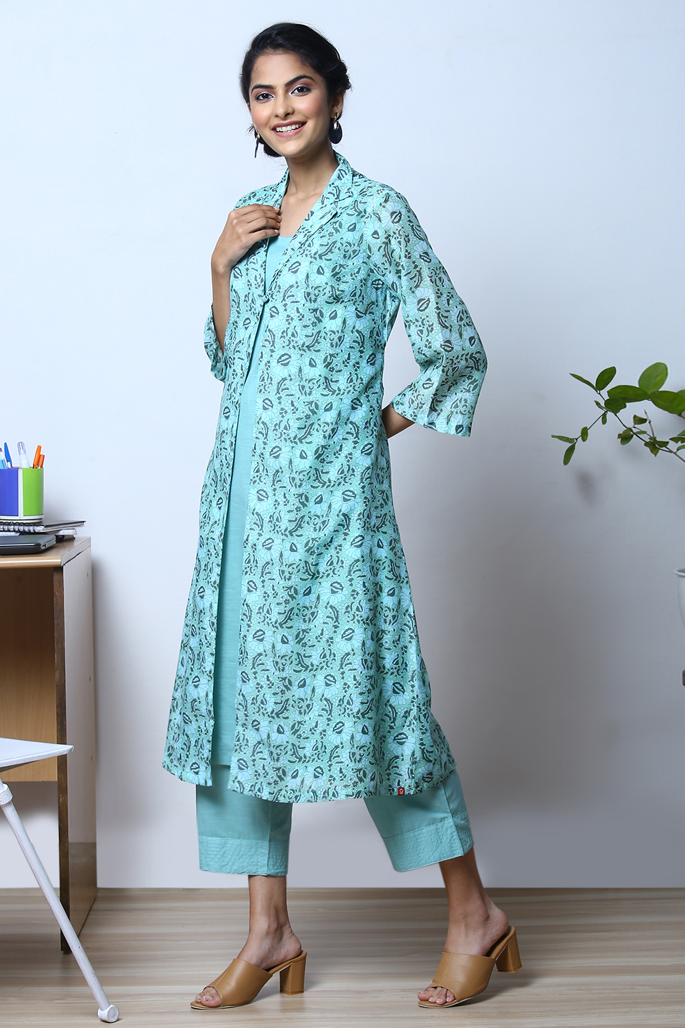 Mint Green Art Silk Straight Kurta Relaxed Pant Suit Set image number 6