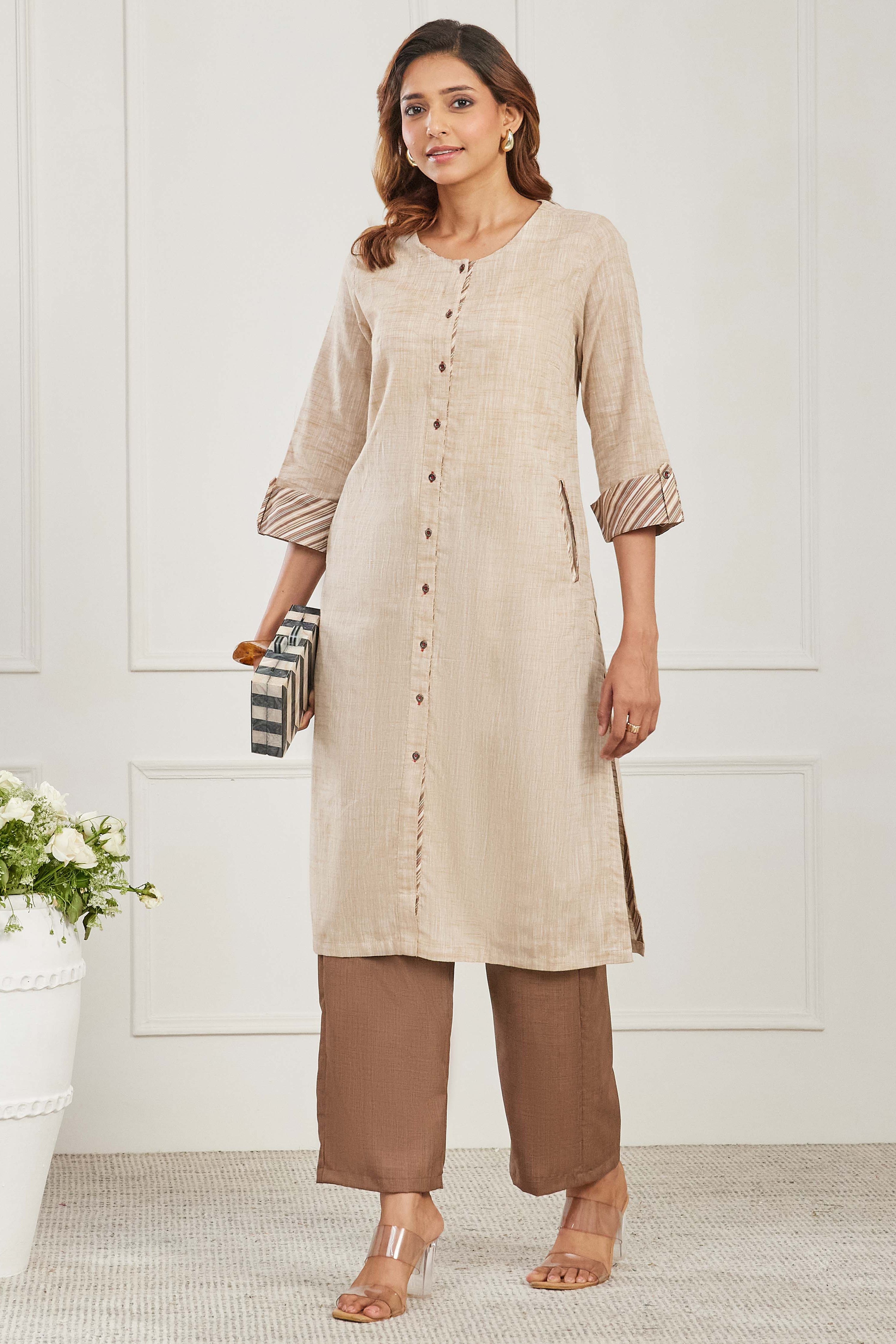 Beige Cotton Straight Kurta image number 3