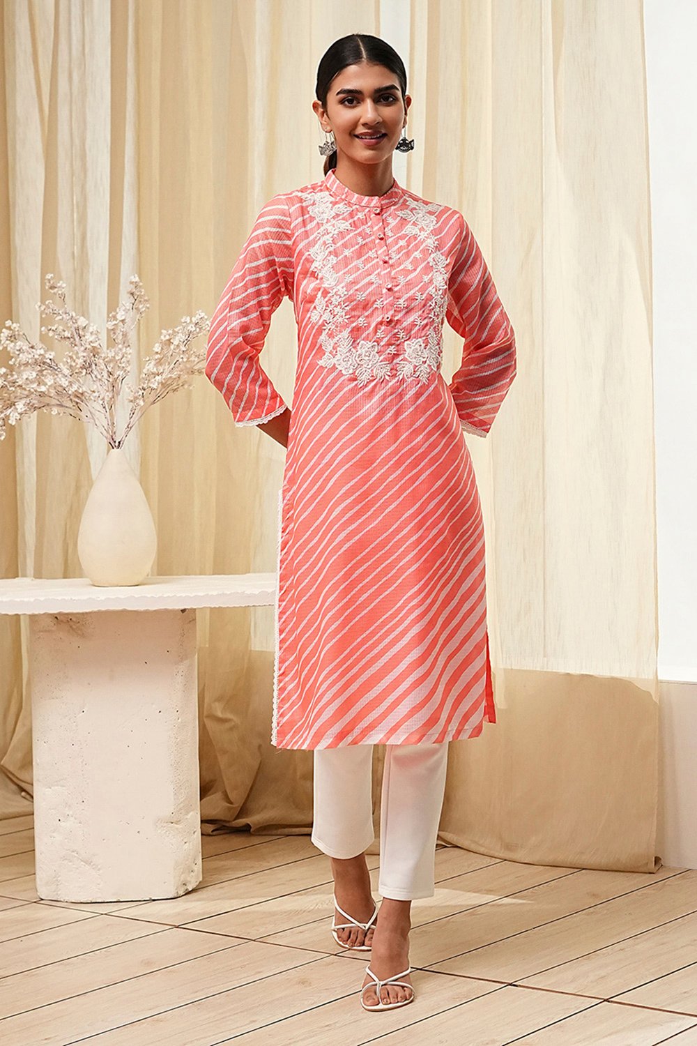 Coral Polyester Straight Kurta image number 5