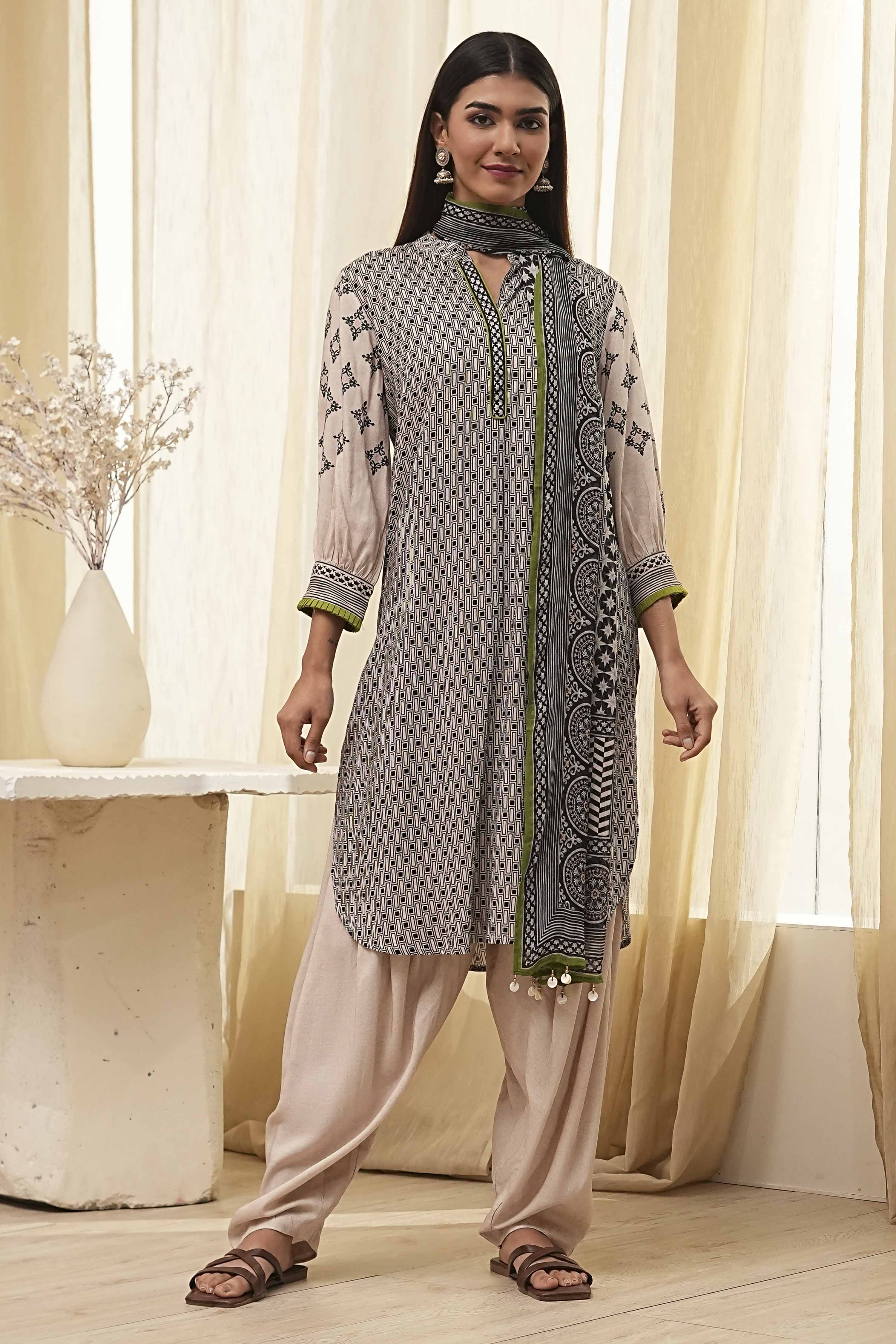 Black and Beige Printed Straight Suit Set image number 6