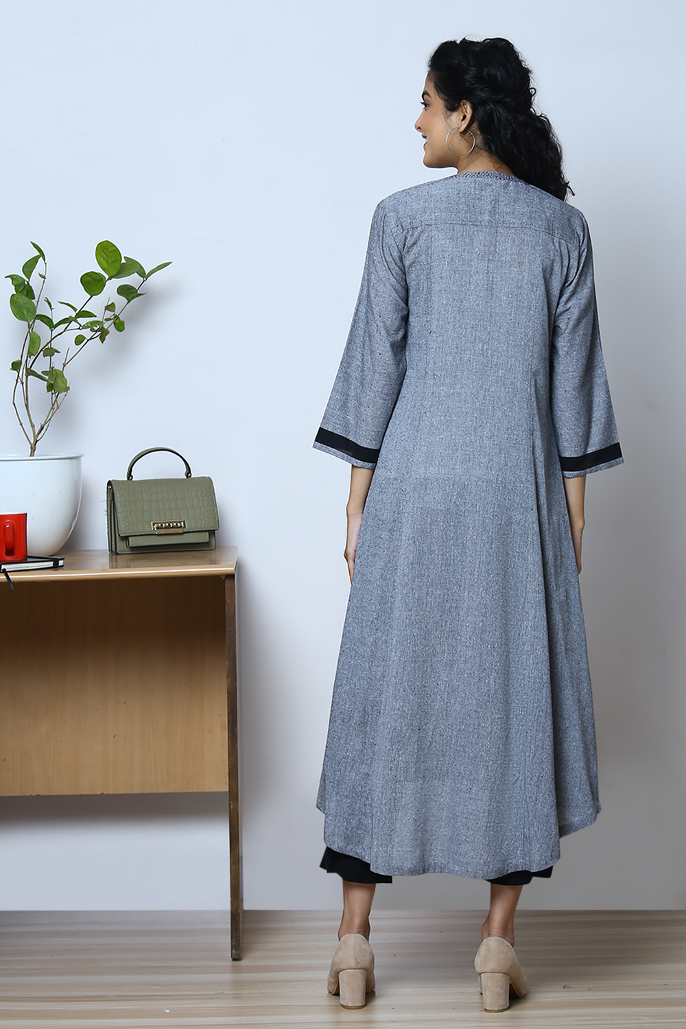 Grey Cotton A-Line Yarndyed Kurta image number 6