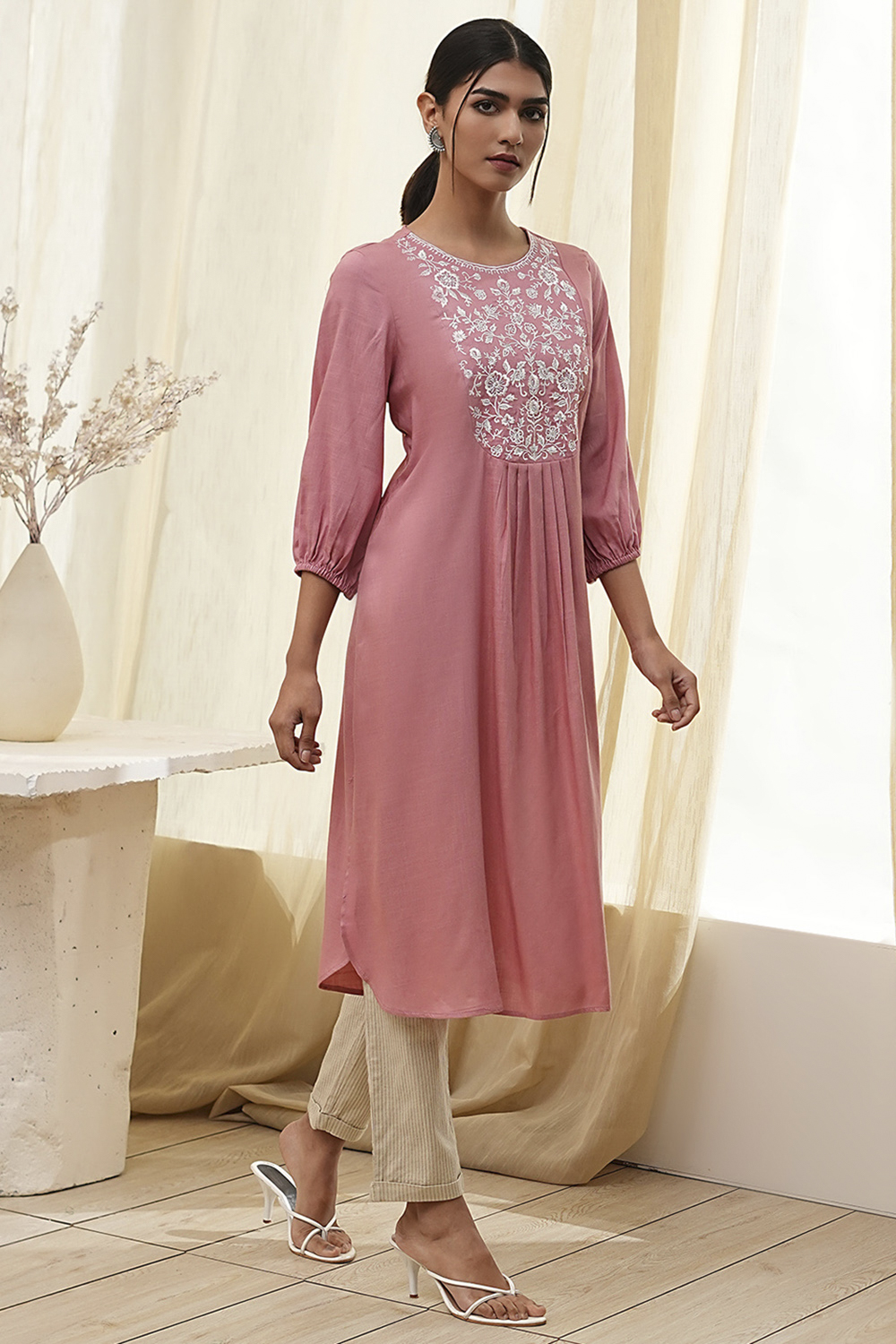 Aqua Solid Gathered Straight Kurta image number 4
