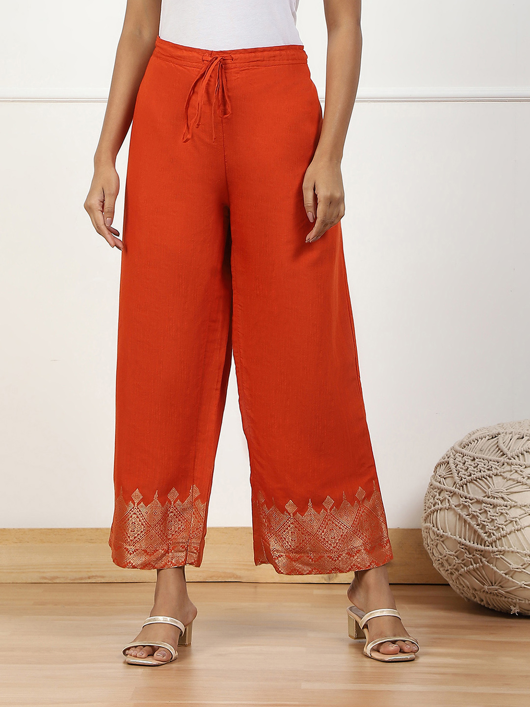 Blue Jacquard Solid Straight Palazzo Pants image number 4
